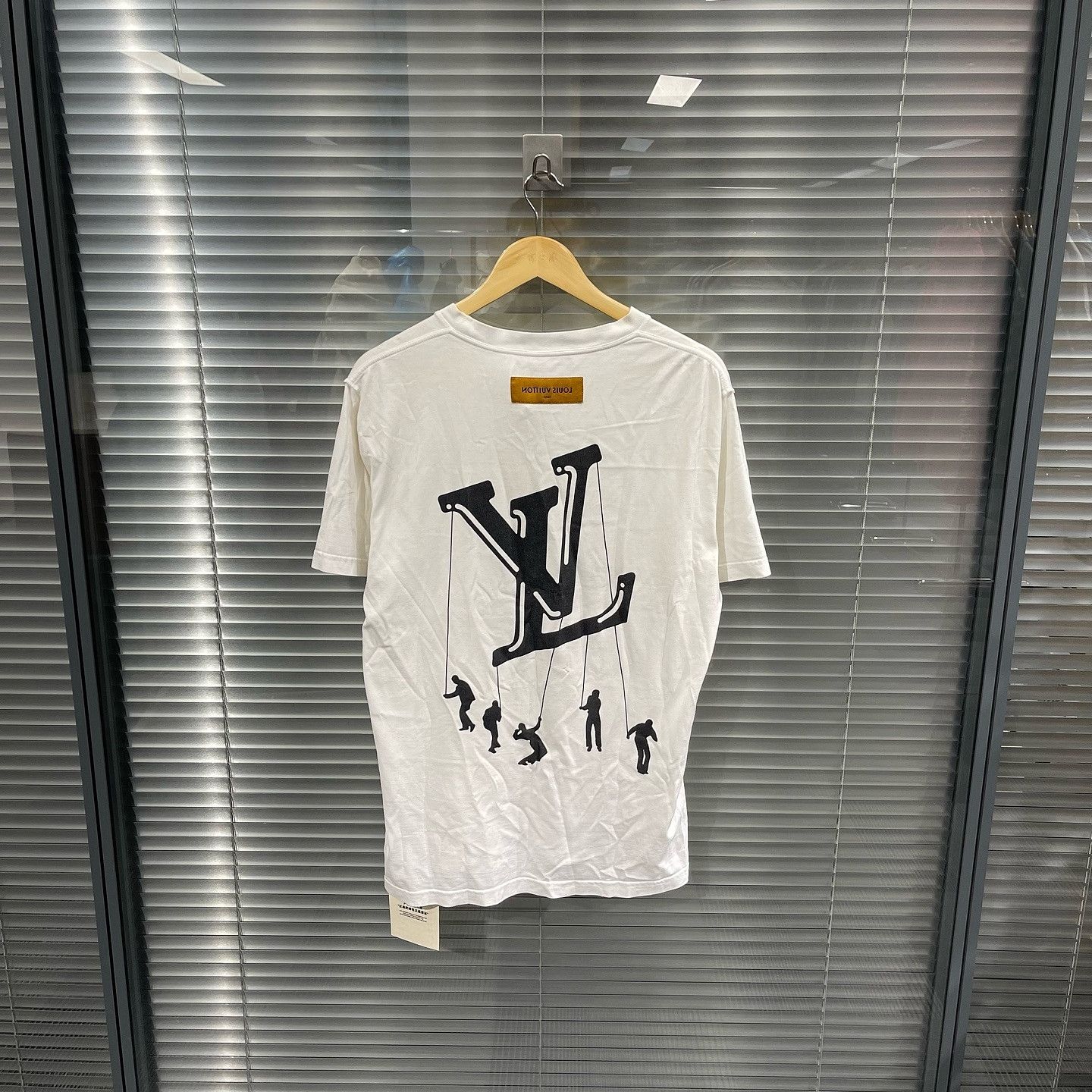 Louis Vuitton Louis Vuitton Marionette Graphic T-Shirt Size XL Size US XL / EU 56 / 4 - 2 Thumbnail