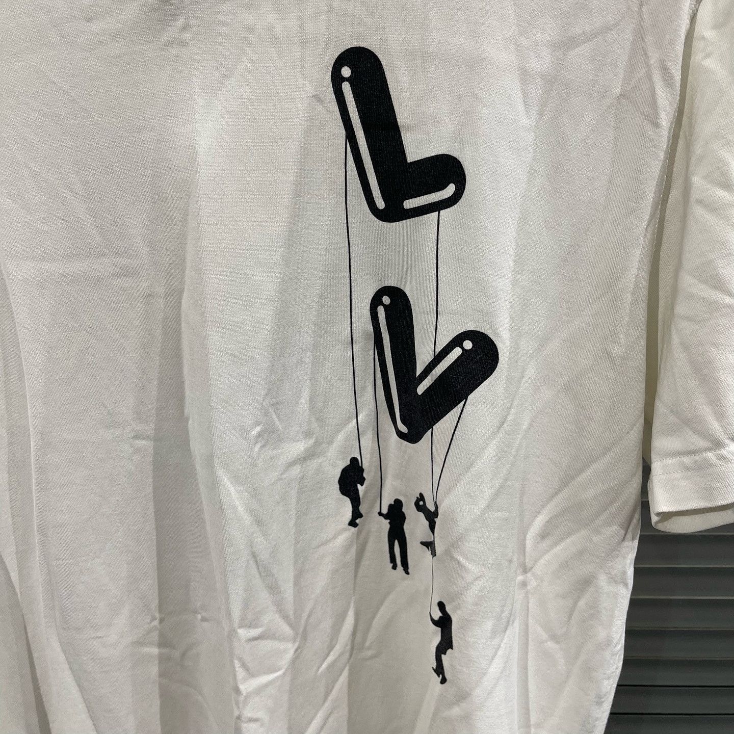 Louis Vuitton Louis Vuitton Marionette Graphic T-Shirt Size XL Size US XL / EU 56 / 4 - 5 Thumbnail