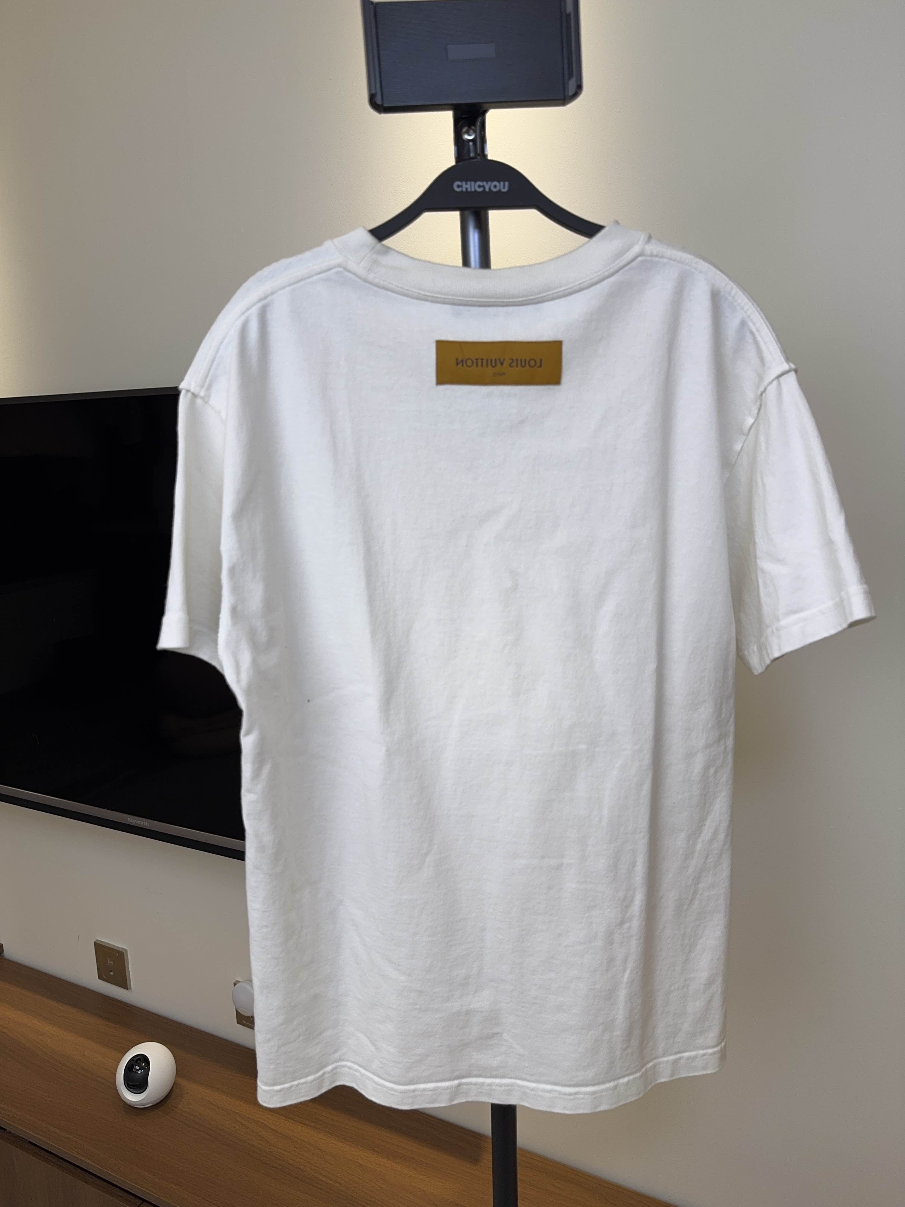 Louis Vuitton Louis Vuitton Back Logo T-Shirt Size S Size US S / EU 44-46 / 1 - 2 Thumbnail