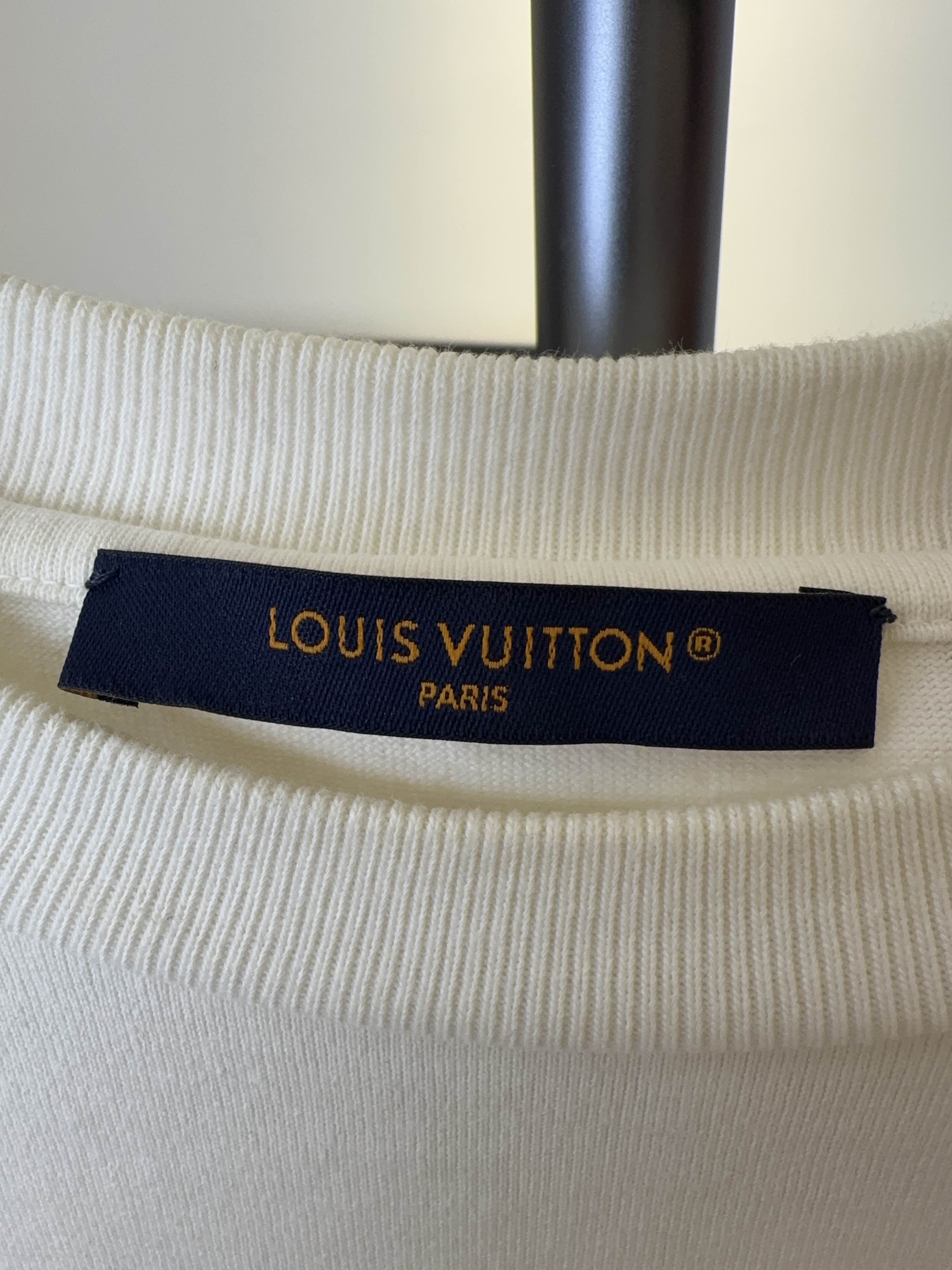 Louis Vuitton Louis Vuitton Back Logo T-Shirt Size S Size US S / EU 44-46 / 1 - 3 Thumbnail