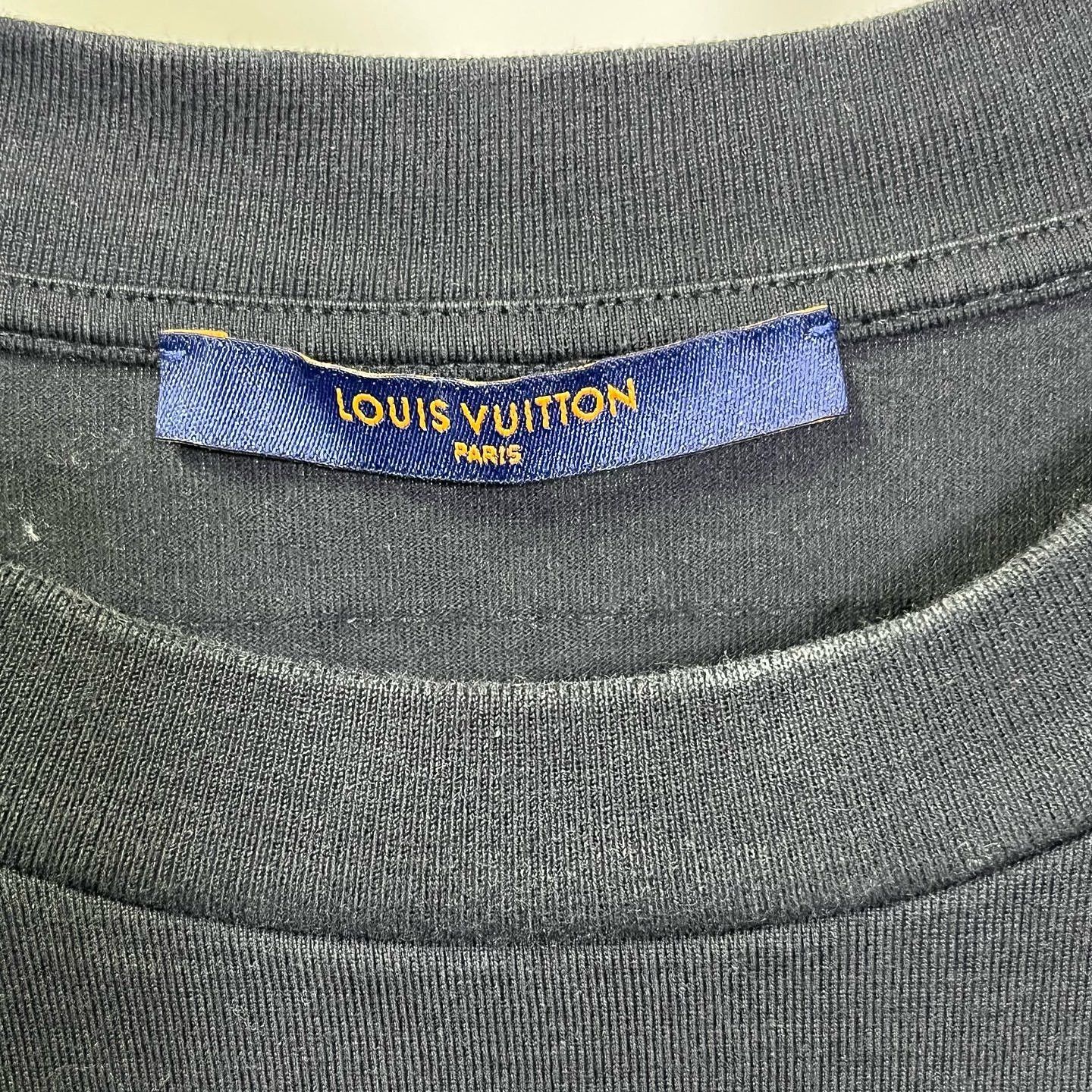 Louis Vuitton Louis Vuitton Logo Graphic T-Shirt Size M Size US M / EU 48-50 / 2 - 3 Thumbnail