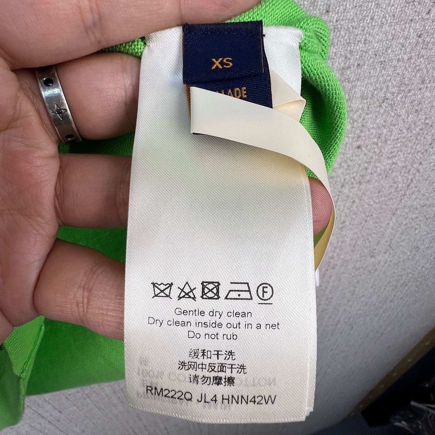 Louis Vuitton Louis Vuitton Neon Green Logo T-Shirt Size XS Size US XS / EU 42 / 0 - 4 Thumbnail