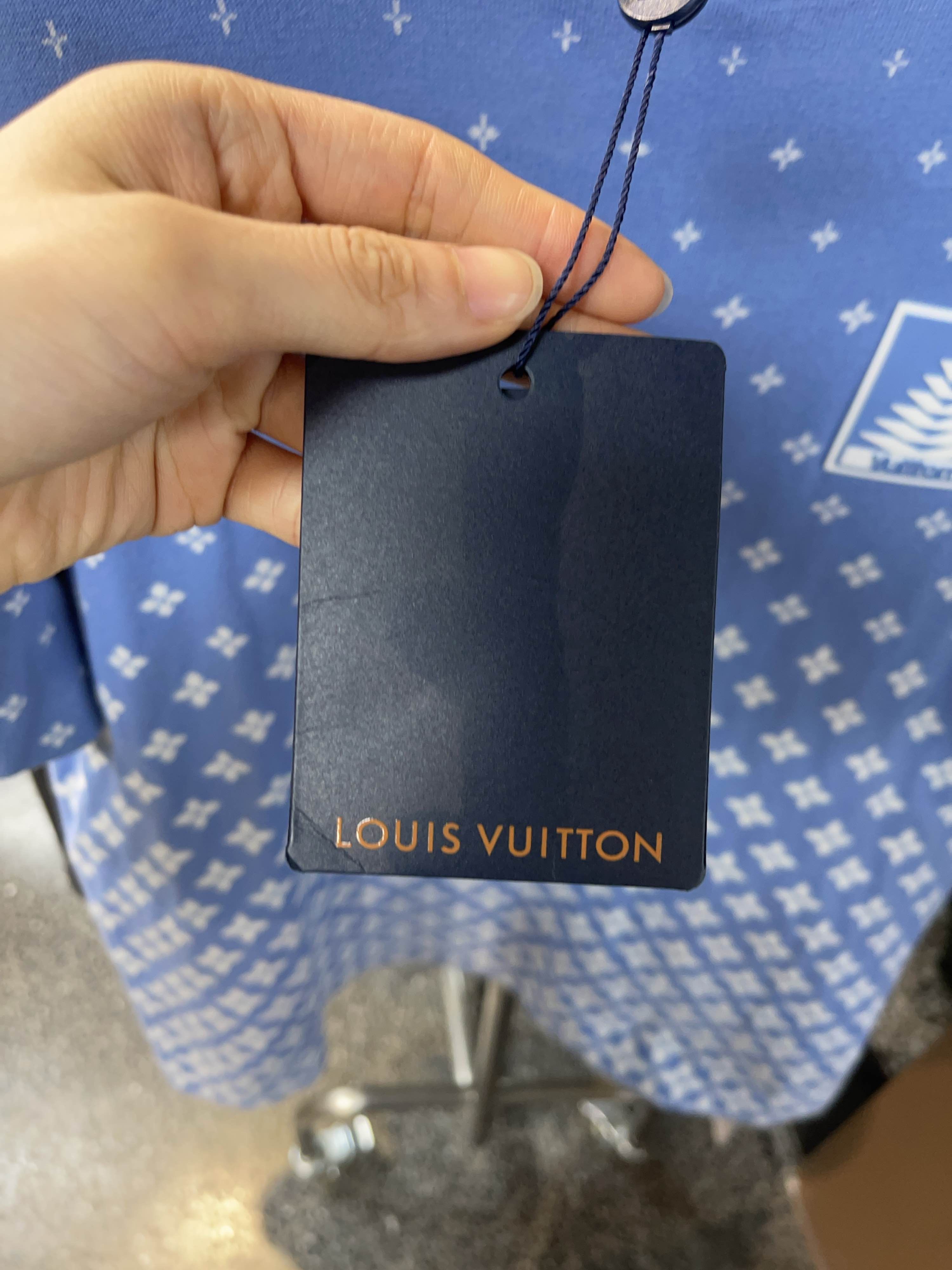 Louis Vuitton Louis Vuitton Monogram Ski T-Shirt Size M Size US M / EU 48-50 / 2 - 5 Thumbnail