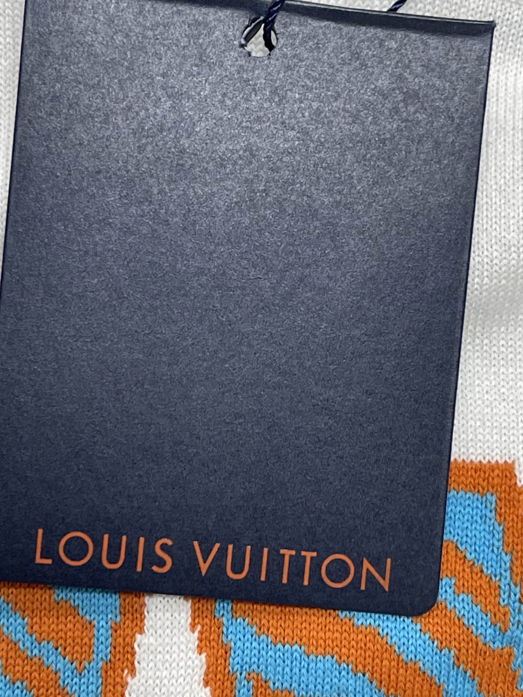 Louis Vuitton Louis Vuitton Graphic Logo T-Shirt Size L Size US L / EU 52-54 / 3 - 5 Thumbnail