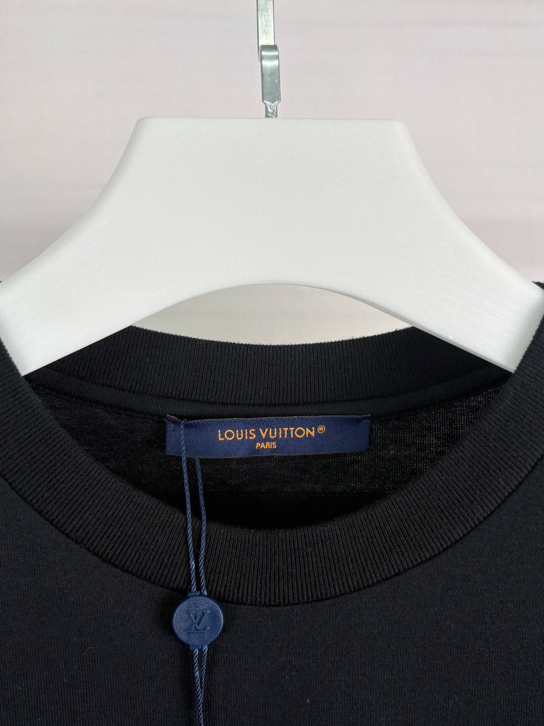 Louis Vuitton Louis Vuitton Graphic Logo T-Shirt Size XS Size US XS / EU 42 / 0 - 5 Thumbnail