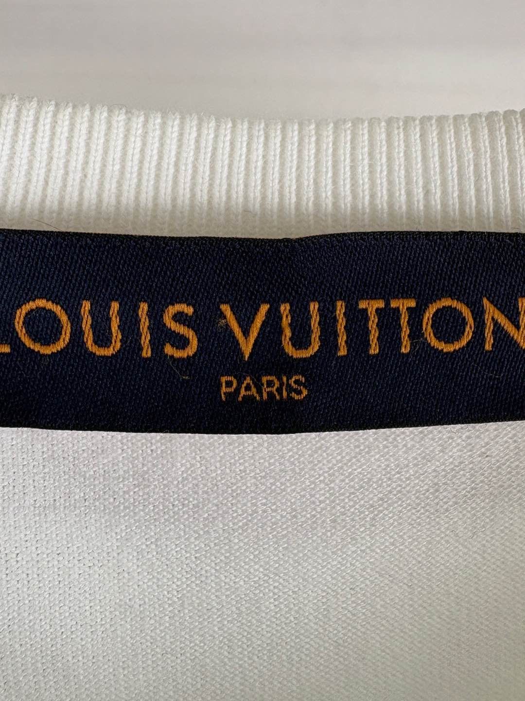 Louis Vuitton Louis Vuitton Graphic Print T-Shirt Size XL Size US XL / EU 56 / 4 - 3 Thumbnail