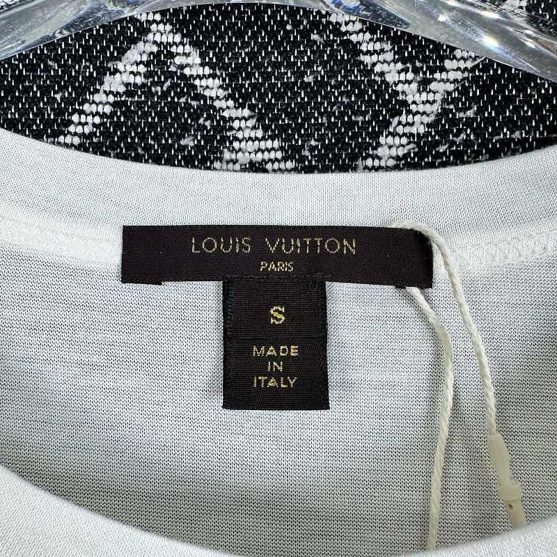 Louis Vuitton Louis Vuitton Monogram Print T-Shirt Size S Size S / US 4 / IT 40 - 3 Thumbnail