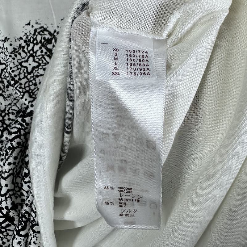 Louis Vuitton Louis Vuitton Monogram Print T-Shirt Size S Size S / US 4 / IT 40 - 4 Thumbnail