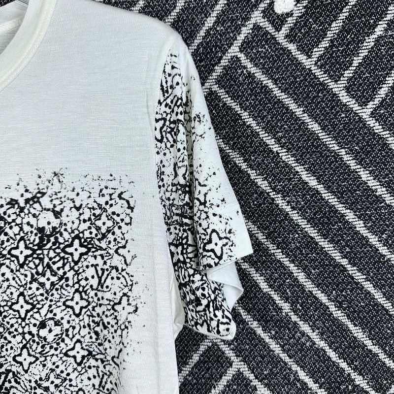 Louis Vuitton Louis Vuitton Monogram Print T-Shirt Size S Size S / US 4 / IT 40 - 7 Thumbnail