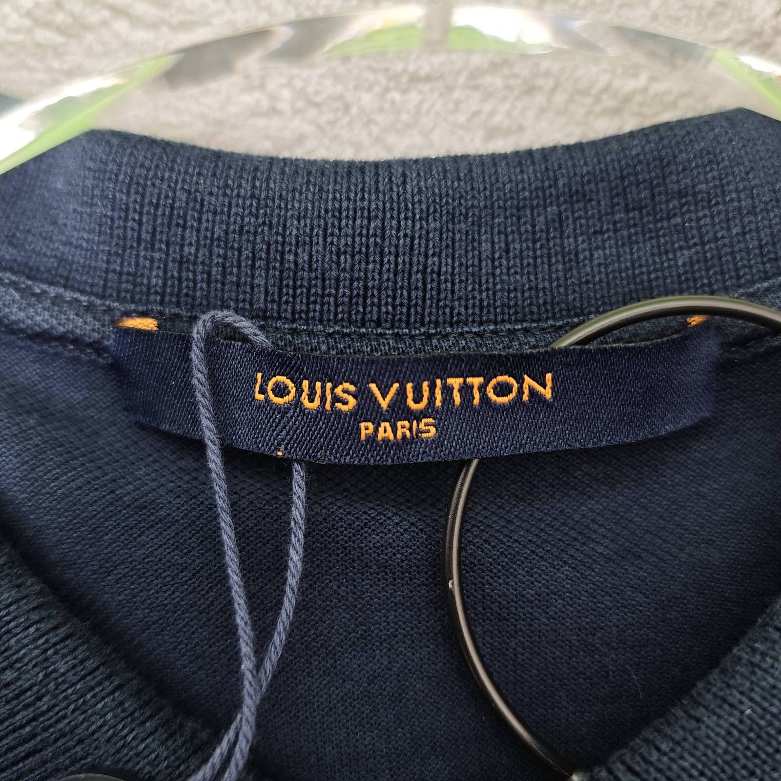 Louis Vuitton Louis Vuitton Embroidered Logo Polo Shirt Size L Size US L / EU 52-54 / 3 - 3 Thumbnail