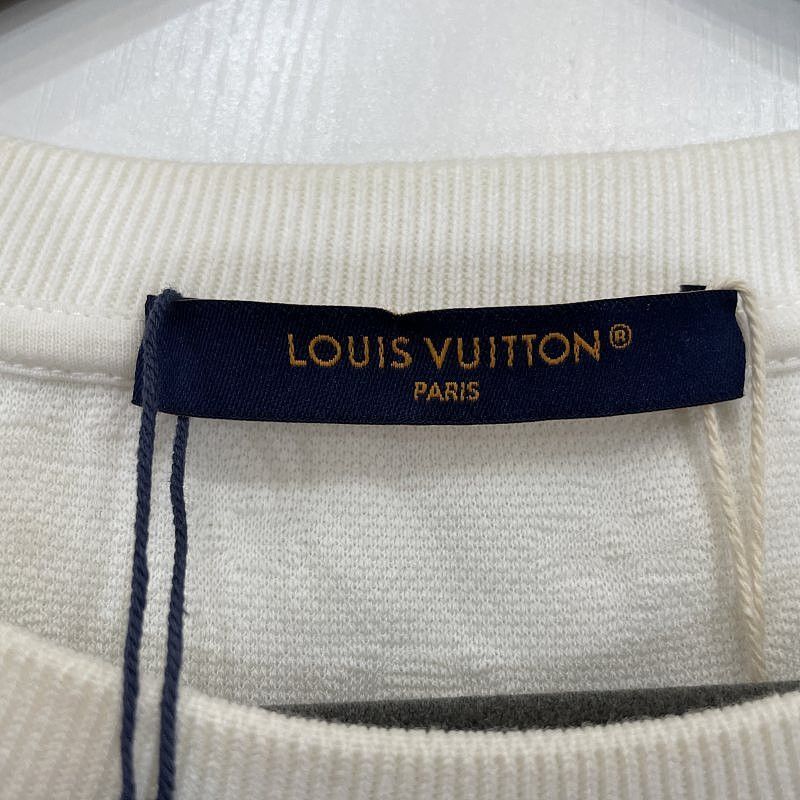 Louis Vuitton Louis Vuitton Monogram T-Shirt Size L Size US L / EU 52-54 / 3 - 3 Thumbnail
