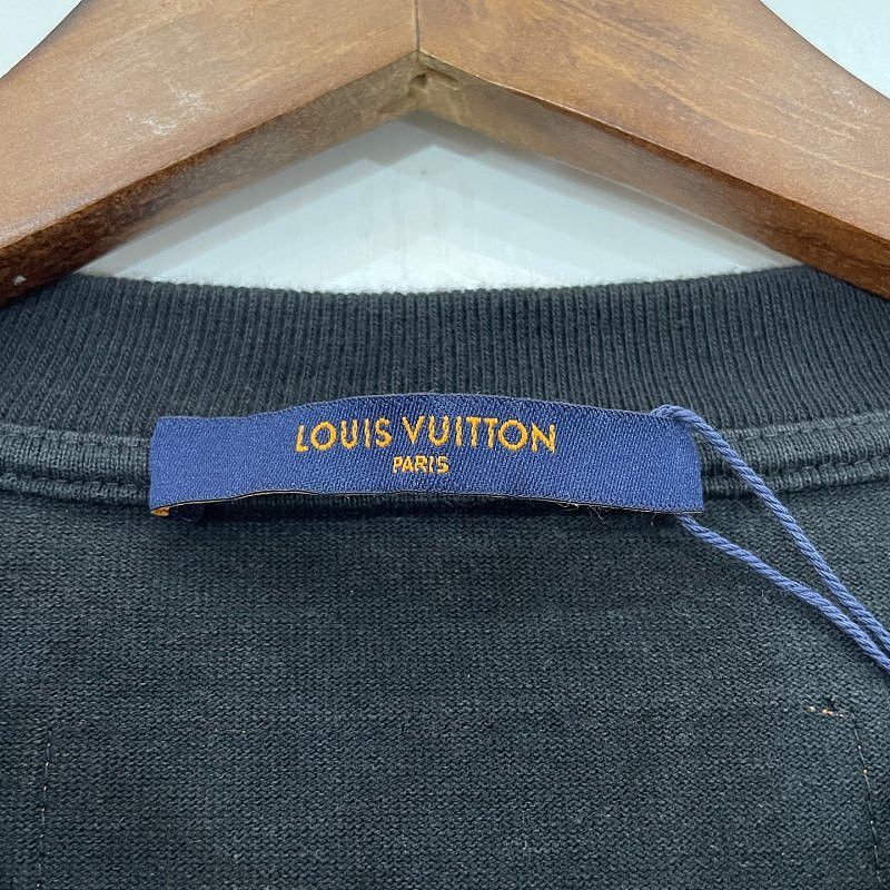 Louis Vuitton Louis Vuitton LV Logo T-Shirt Size L Size US L / EU 52-54 / 3 - 3 Thumbnail