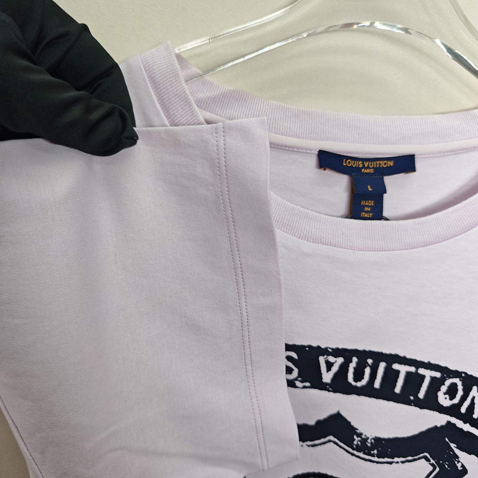 Louis Vuitton Louis Vuitton Logo Graphic T-Shirt Pink Size L Size L / US 10 / IT 46 - 7 Thumbnail