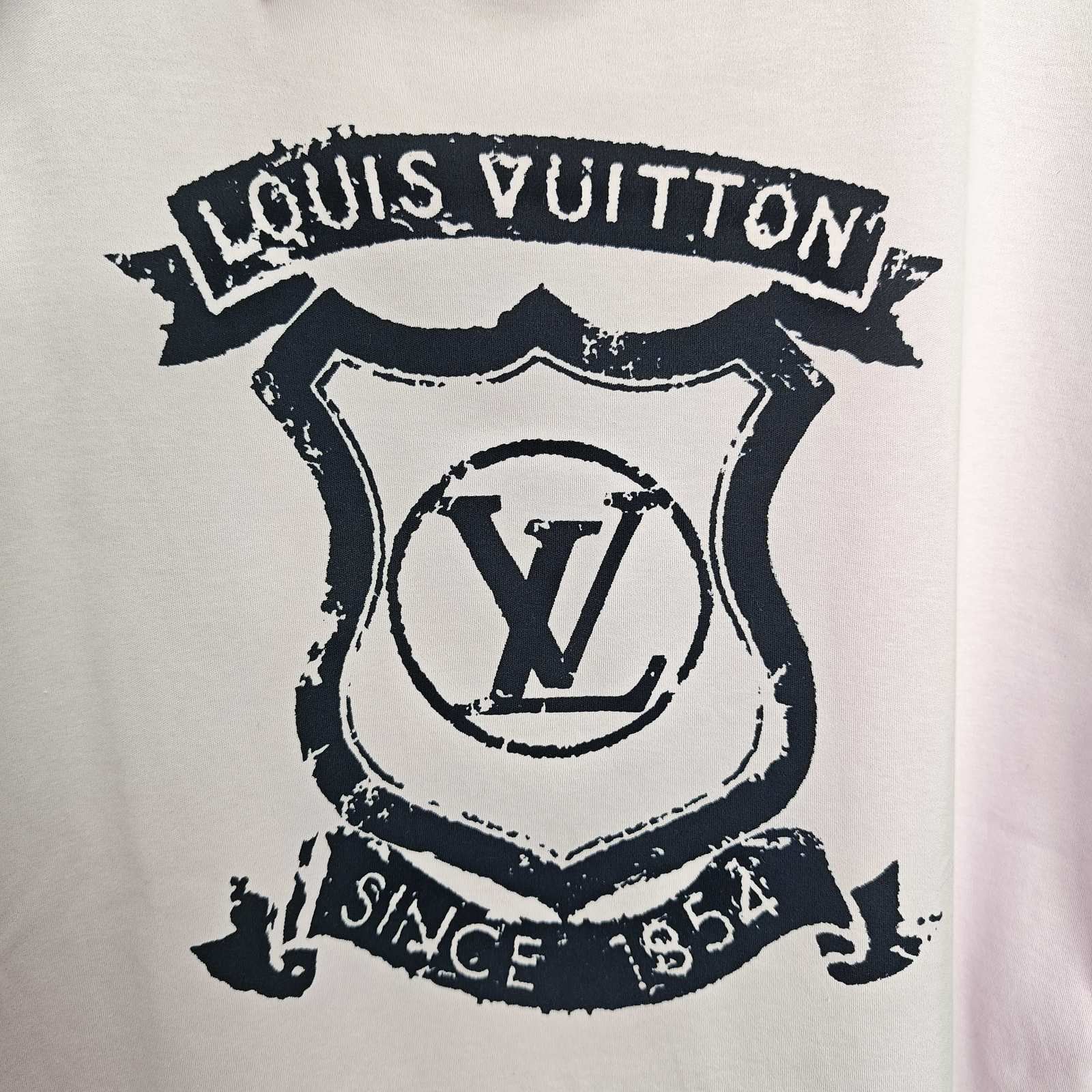 Louis Vuitton Louis Vuitton Logo Graphic T-Shirt Pink Size L Size L / US 10 / IT 46 - 5 Thumbnail
