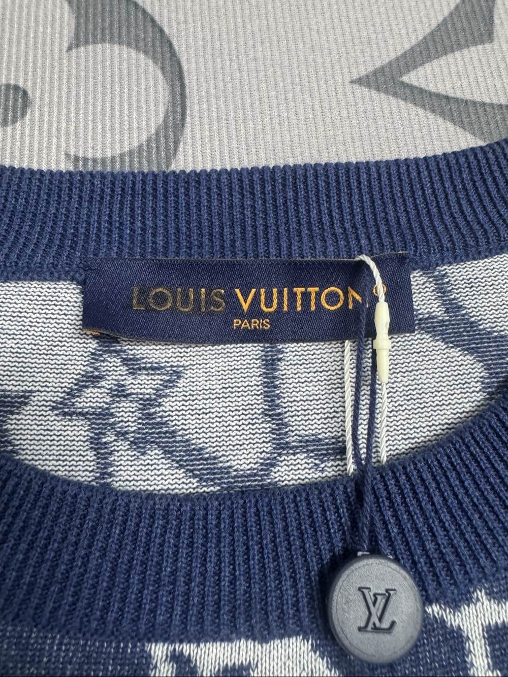 Louis Vuitton Louis Vuitton Monogram Fishnet Knit T-Shirt Size XL Size US XL / EU 56 / 4 - 3 Thumbnail