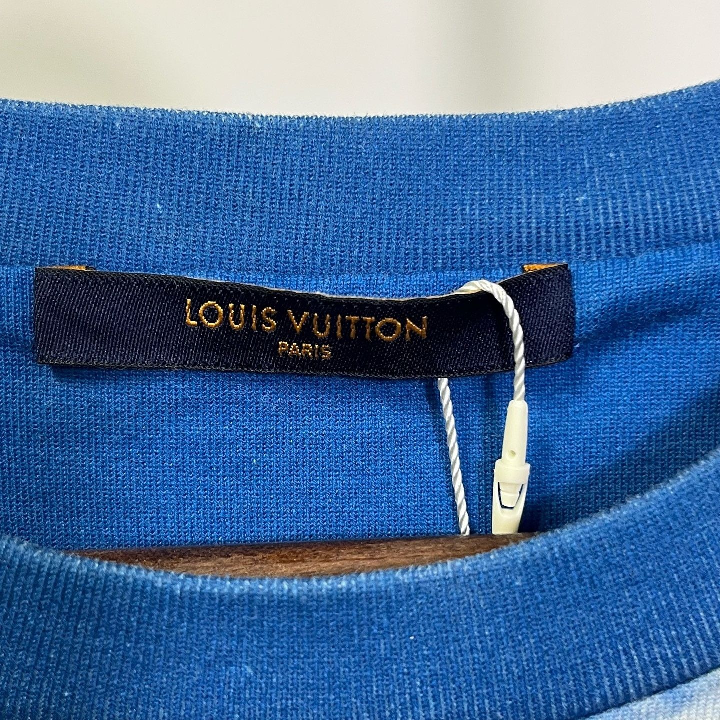 Louis Vuitton Louis Vuitton Cloud Print T-Shirt Size M Size US M / EU 48-50 / 2 - 3 Thumbnail