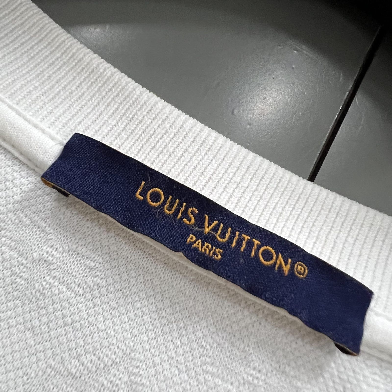 Louis Vuitton Louis Vuitton Monogram 3D Pocket T-Shirt Size L Size US L / EU 52-54 / 3 - 3 Thumbnail