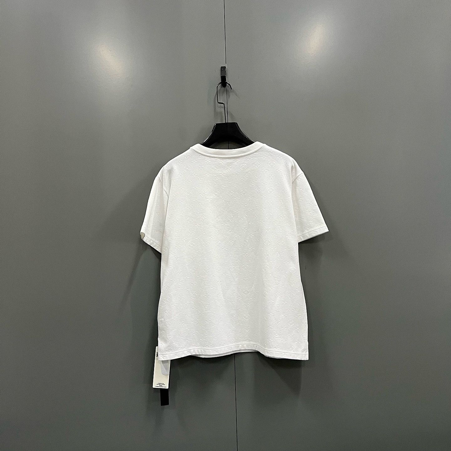 Louis Vuitton Louis Vuitton Monogram 3D Pocket T-Shirt Size L Size US L / EU 52-54 / 3 - 2 Thumbnail