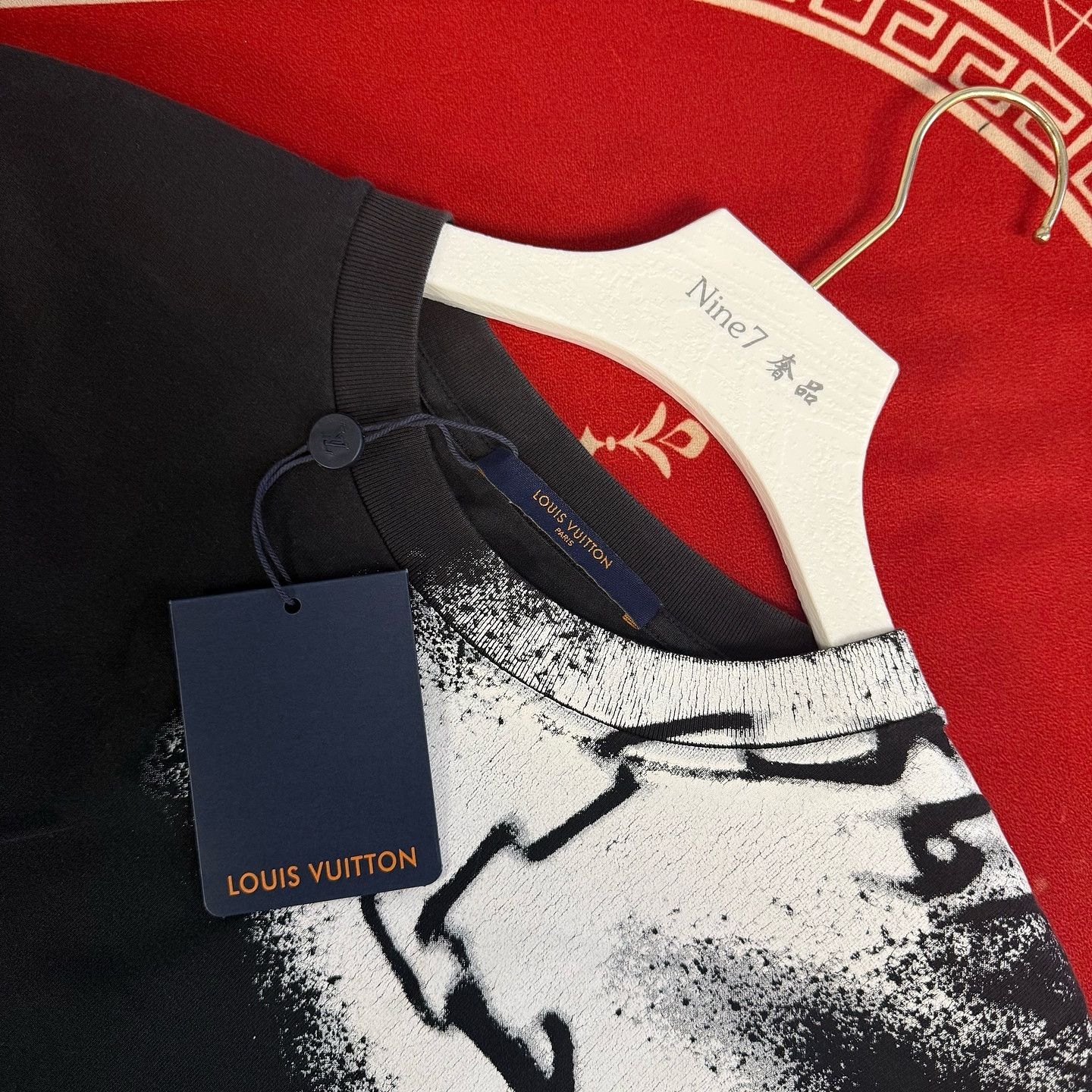 Louis Vuitton Louis Vuitton Spray Chain T-Shirt Size S Size US S / EU 44-46 / 1 - 3 Thumbnail