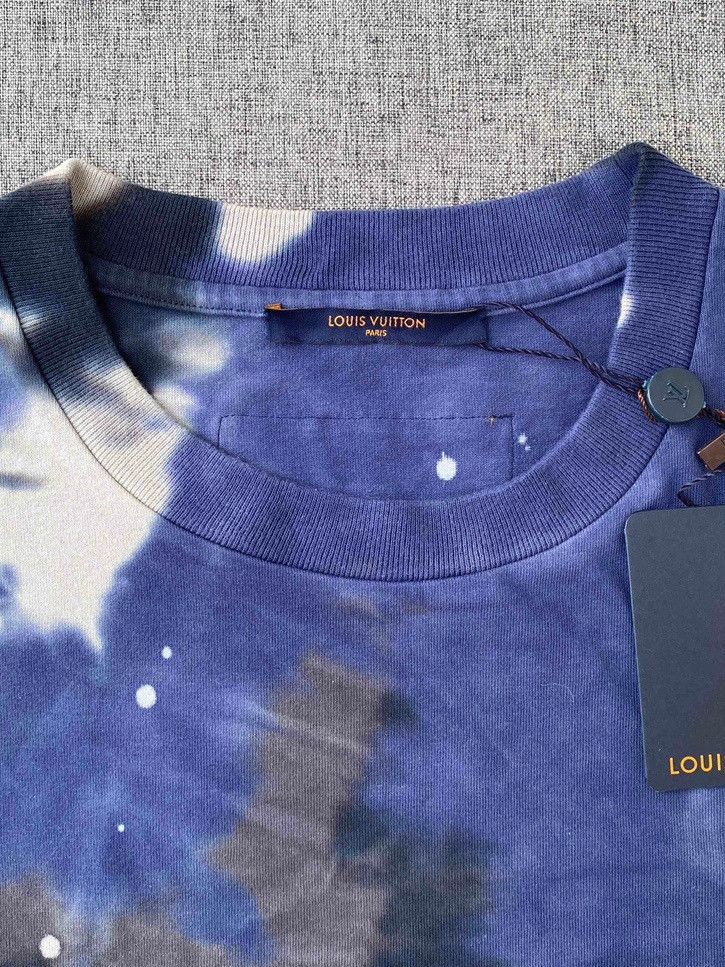 Louis Vuitton Louis Vuitton Tie Dye T-Shirt Size L Size US L / EU 52-54 / 3 - 3 Thumbnail