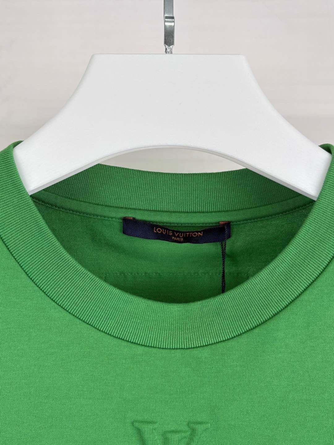 Louis Vuitton Louis Vuitton Embossed Logo T-Shirt Size L Size US L / EU 52-54 / 3 - 5 Thumbnail