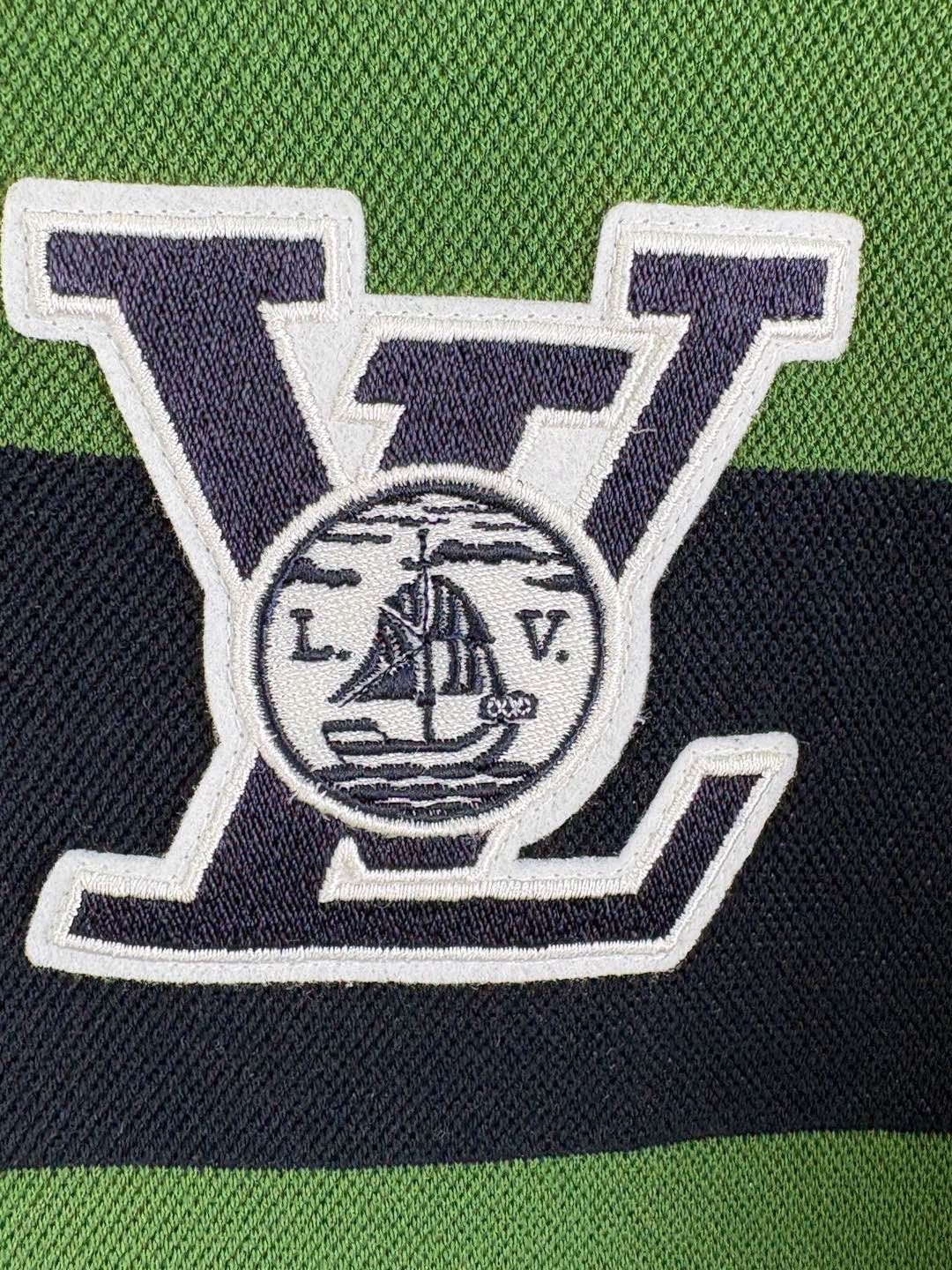Louis Vuitton Louis Vuitton Striped Graphic Polo Shirt Size L Size US L / EU 52-54 / 3 - 7 Thumbnail
