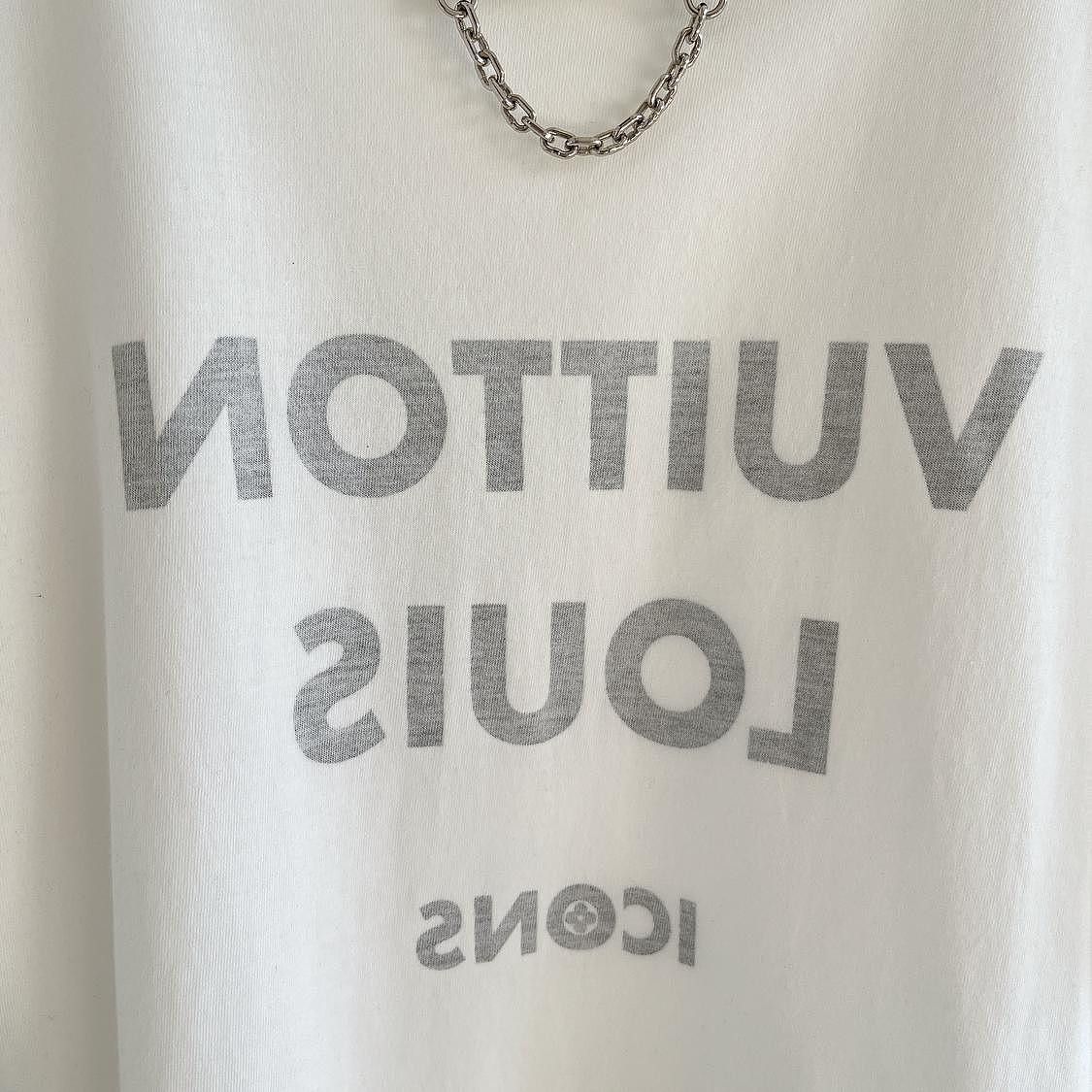 Louis Vuitton Louis Vuitton Chain Detail Graphic T-Shirt Size S Size S / US 4 / IT 40 - 7 Thumbnail