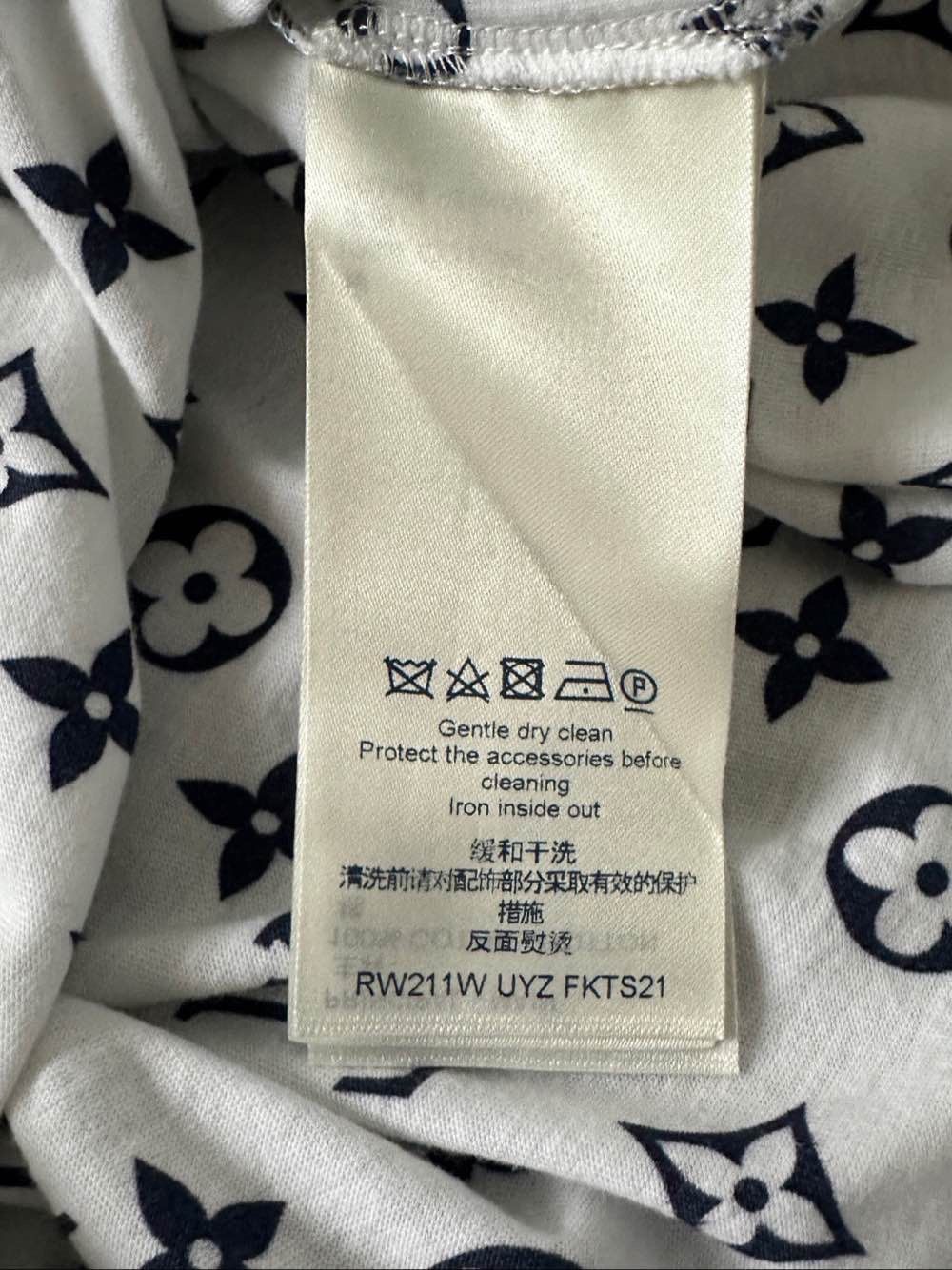 Louis Vuitton Louis Vuitton Monogram Chain T-Shirt Size M Size US M / EU 48-50 / 2 - 4 Thumbnail