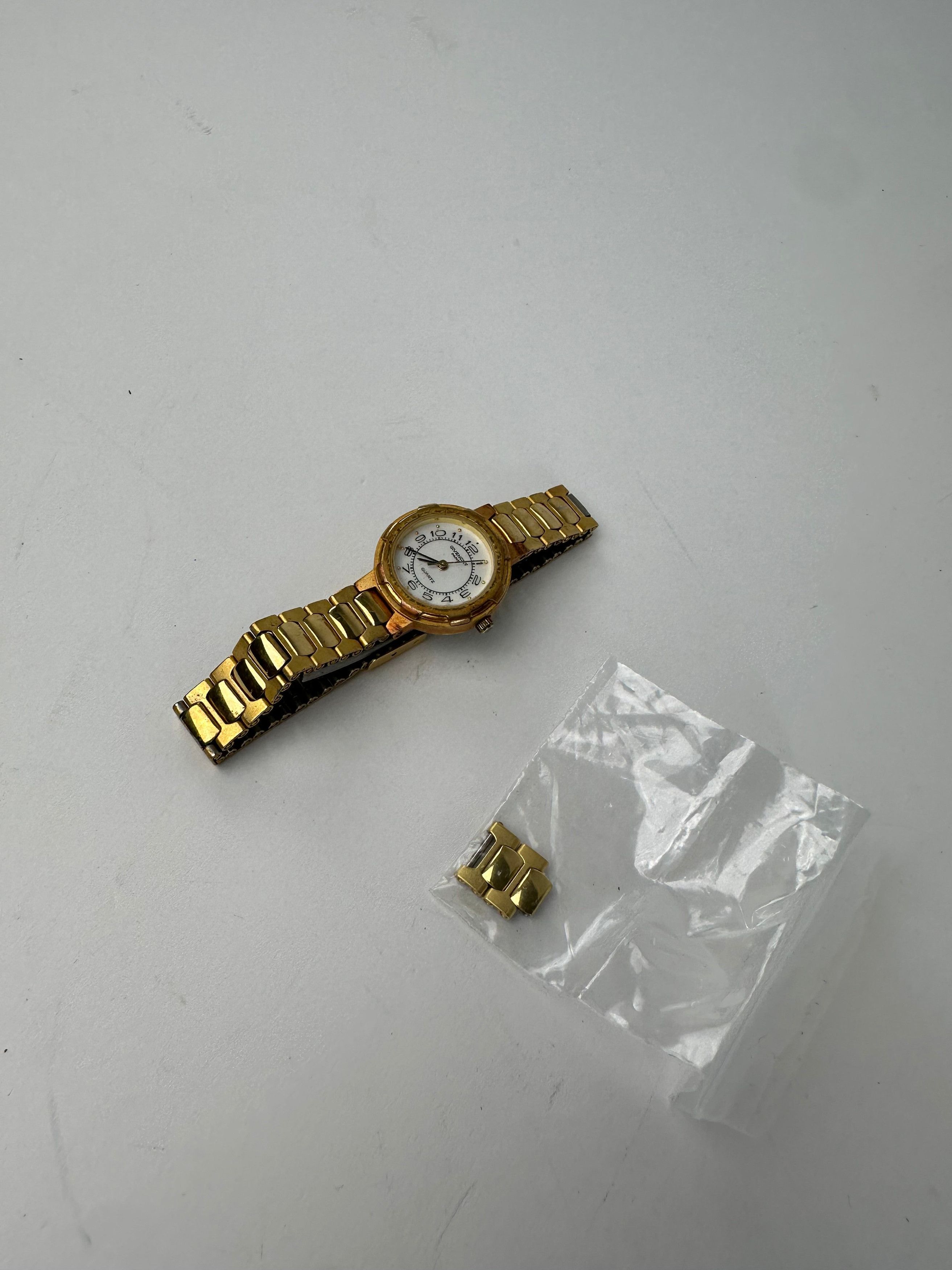 Givenchy Vintage Quartz Watch Gold-Tone Size ONE SIZE - 9 Thumbnail