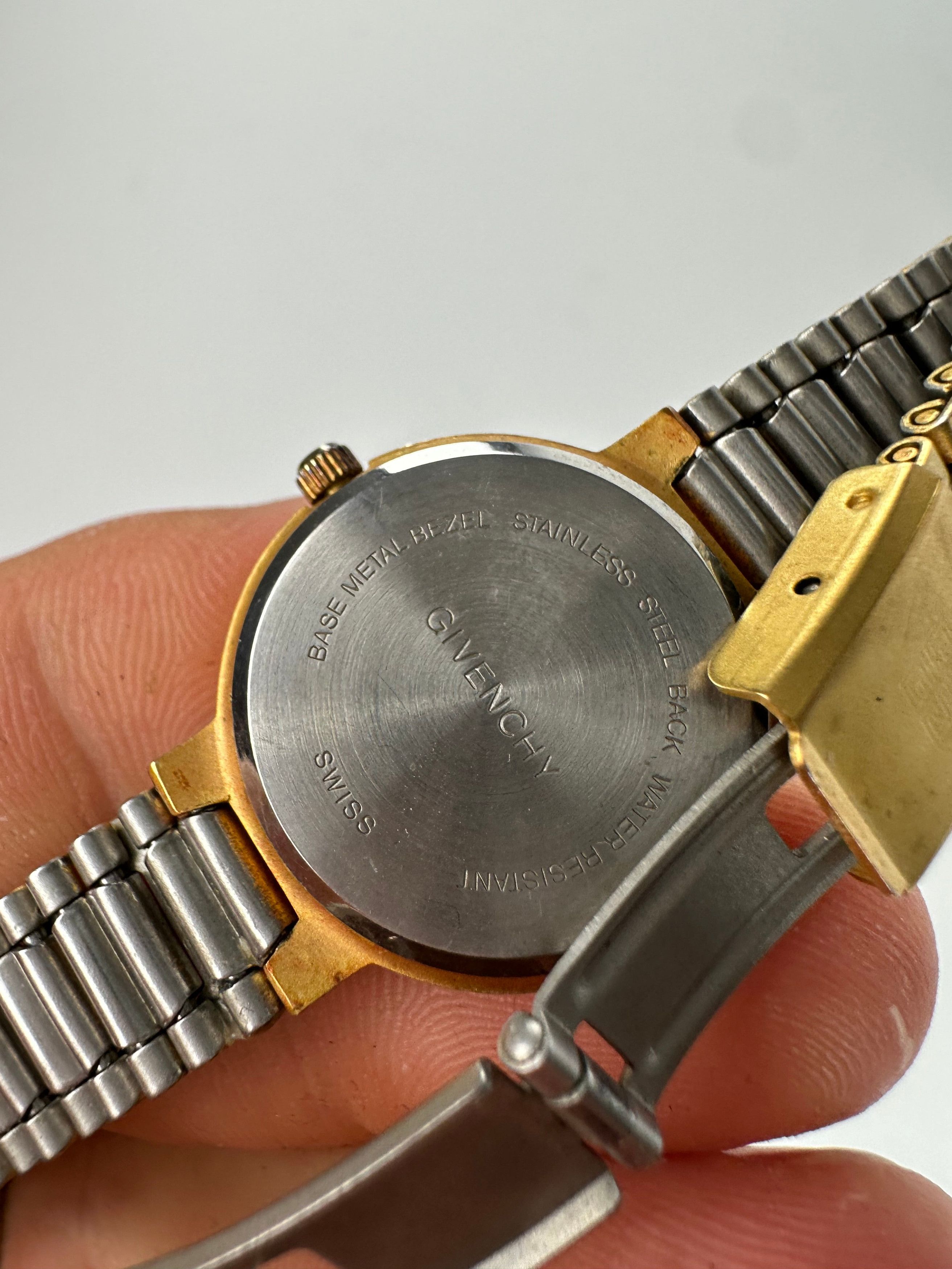 Givenchy Vintage Quartz Watch Gold-Tone Size ONE SIZE - 5 Thumbnail