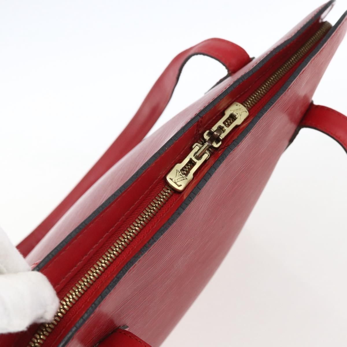 Louis Vuitton Louis Vuitton Lussac Epi Leather Size ONE SIZE - 16 Thumbnail