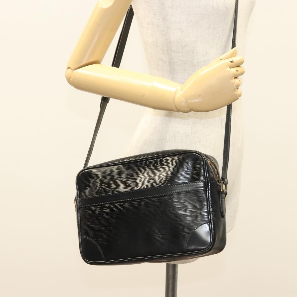Louis Vuitton Louis Vuitton Trocadero Epi Leather Size ONE SIZE - 14 Thumbnail
