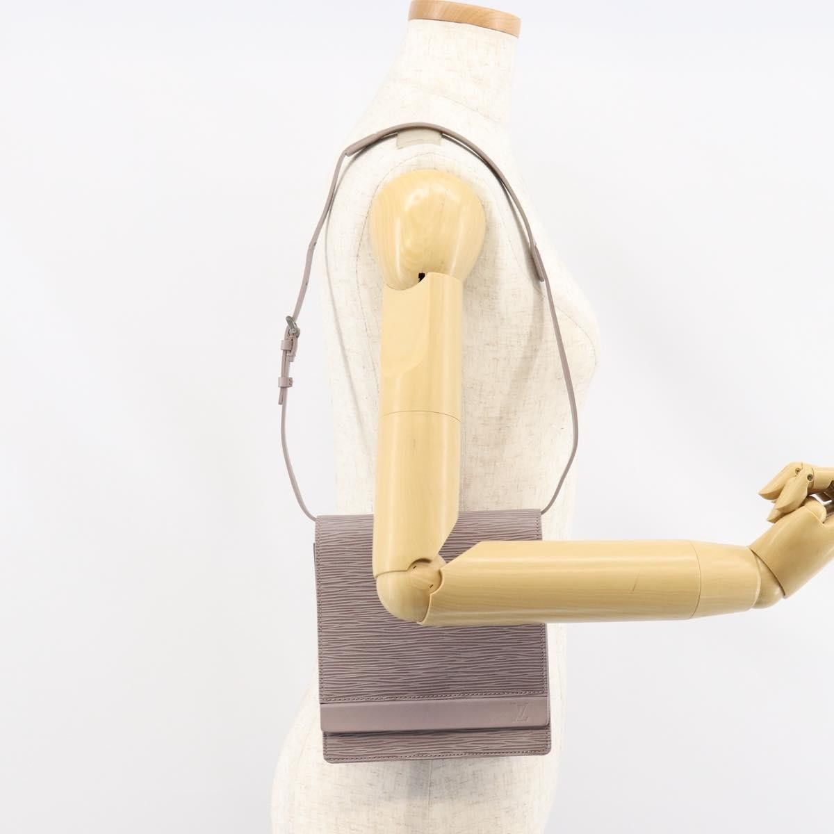 Louis Vuitton Louis Vuitton Biarritz Epi Leather Size ONE SIZE - 13 Thumbnail