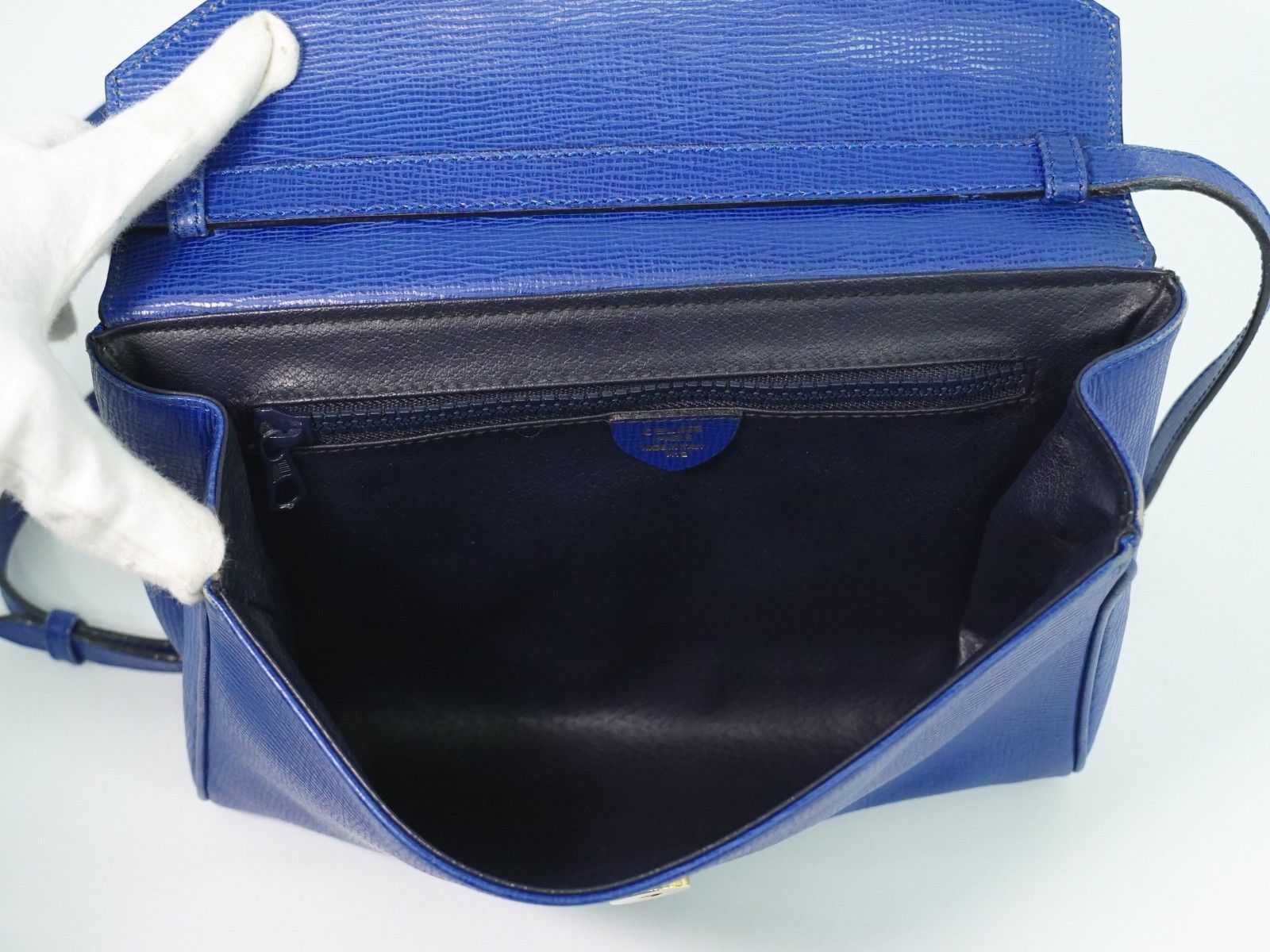 Celine Celine Circle Logo Shoulder Bag Leather Size ONE SIZE - 3 Thumbnail