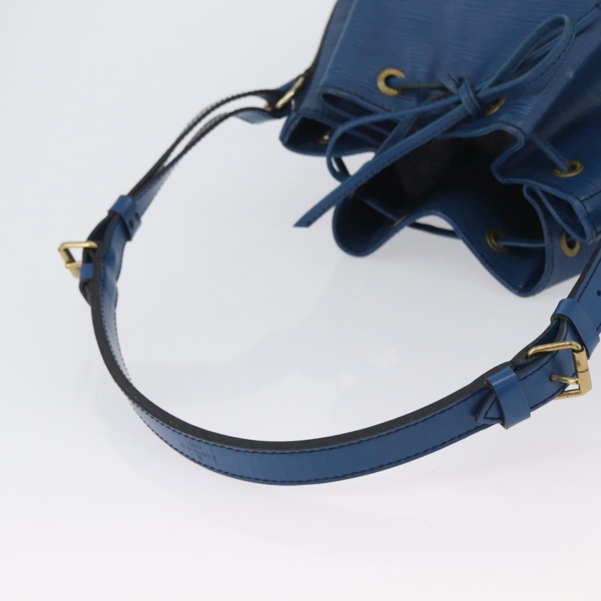 Louis Vuitton Louis Vuitton Petit Noe NM Handbag Epi Leather Size ONE SIZE - 8 Thumbnail