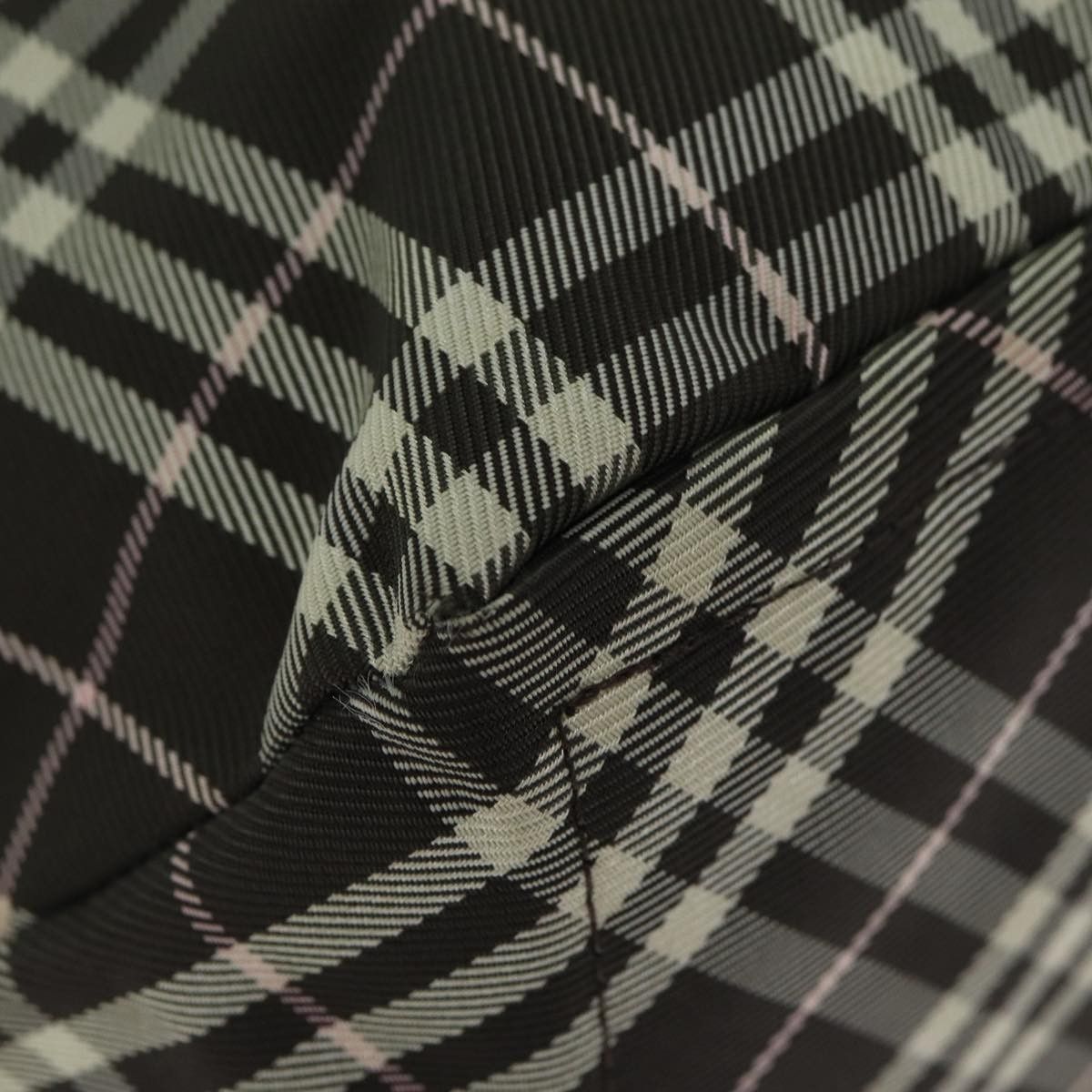 Burberry Burberry Nova Check Blue Label Nylon Size ONE SIZE - 12 Thumbnail