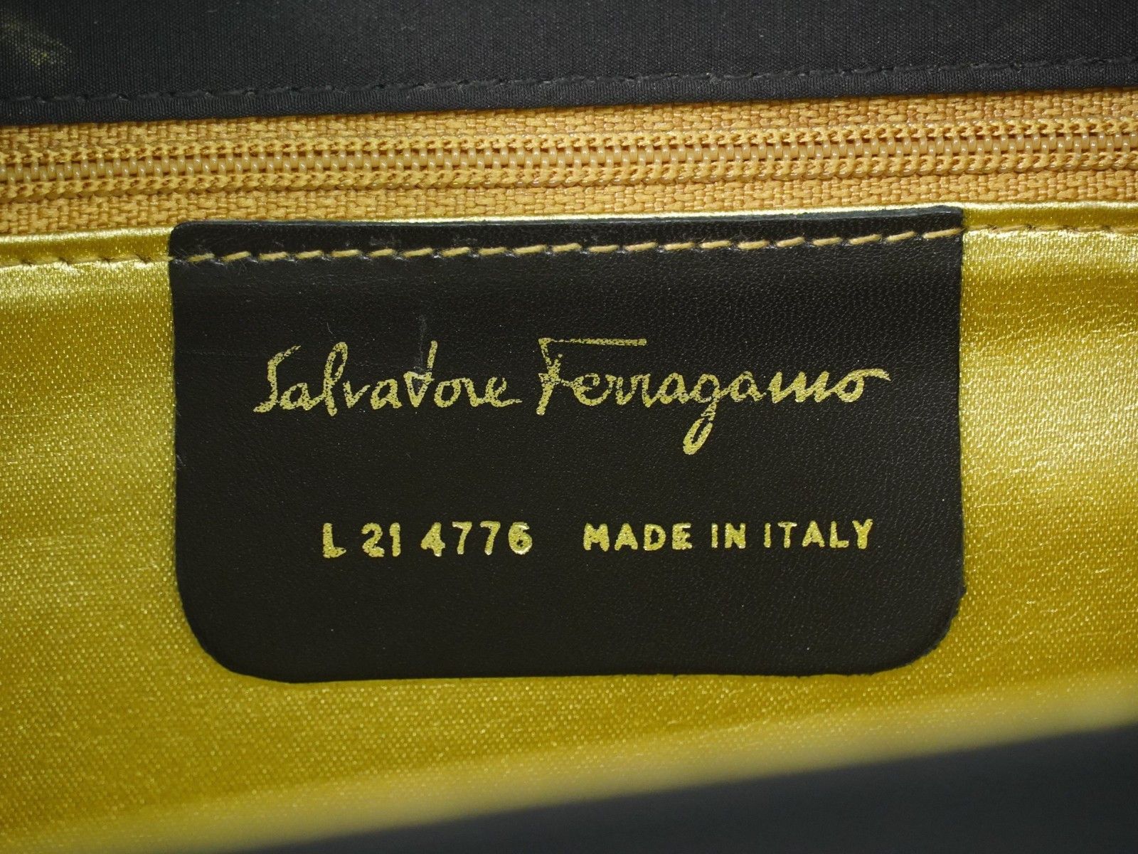 Salvatore Ferragamo Salvatore Ferragamo Vintage Nylon Size ONE SIZE - 4 Thumbnail