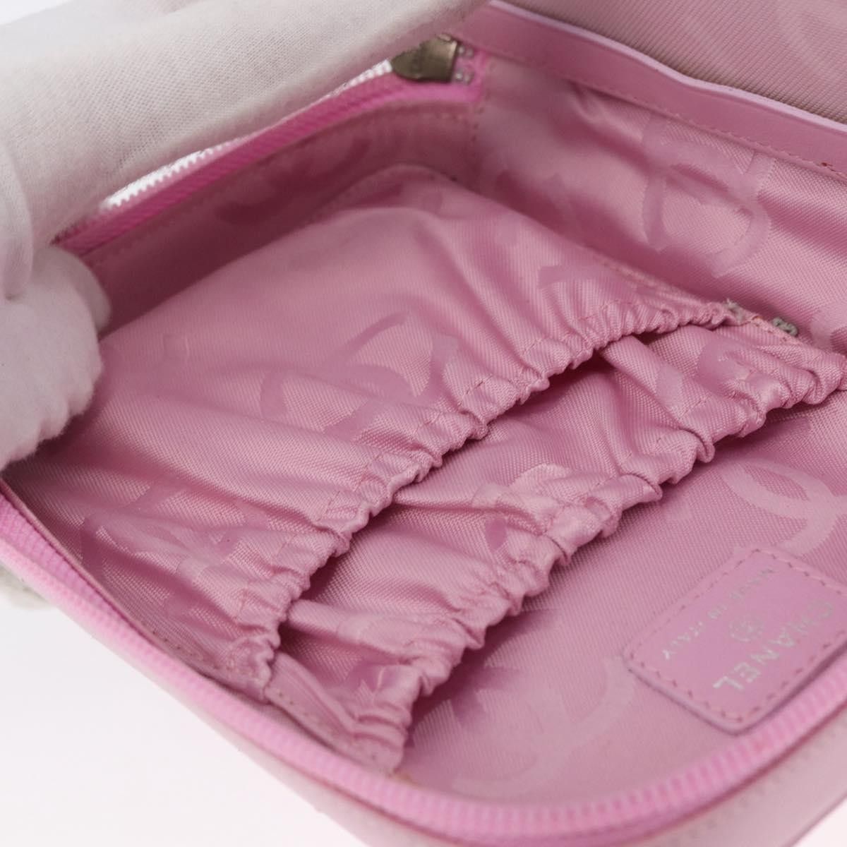 Chanel Chanel Cambon Zip Around Cosmetic Case Quilted Leather Size ONE SIZE - 24 Thumbnail