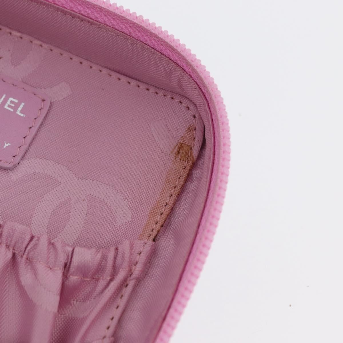 Chanel Chanel Cambon Zip Around Cosmetic Case Quilted Leather Size ONE SIZE - 21 Thumbnail