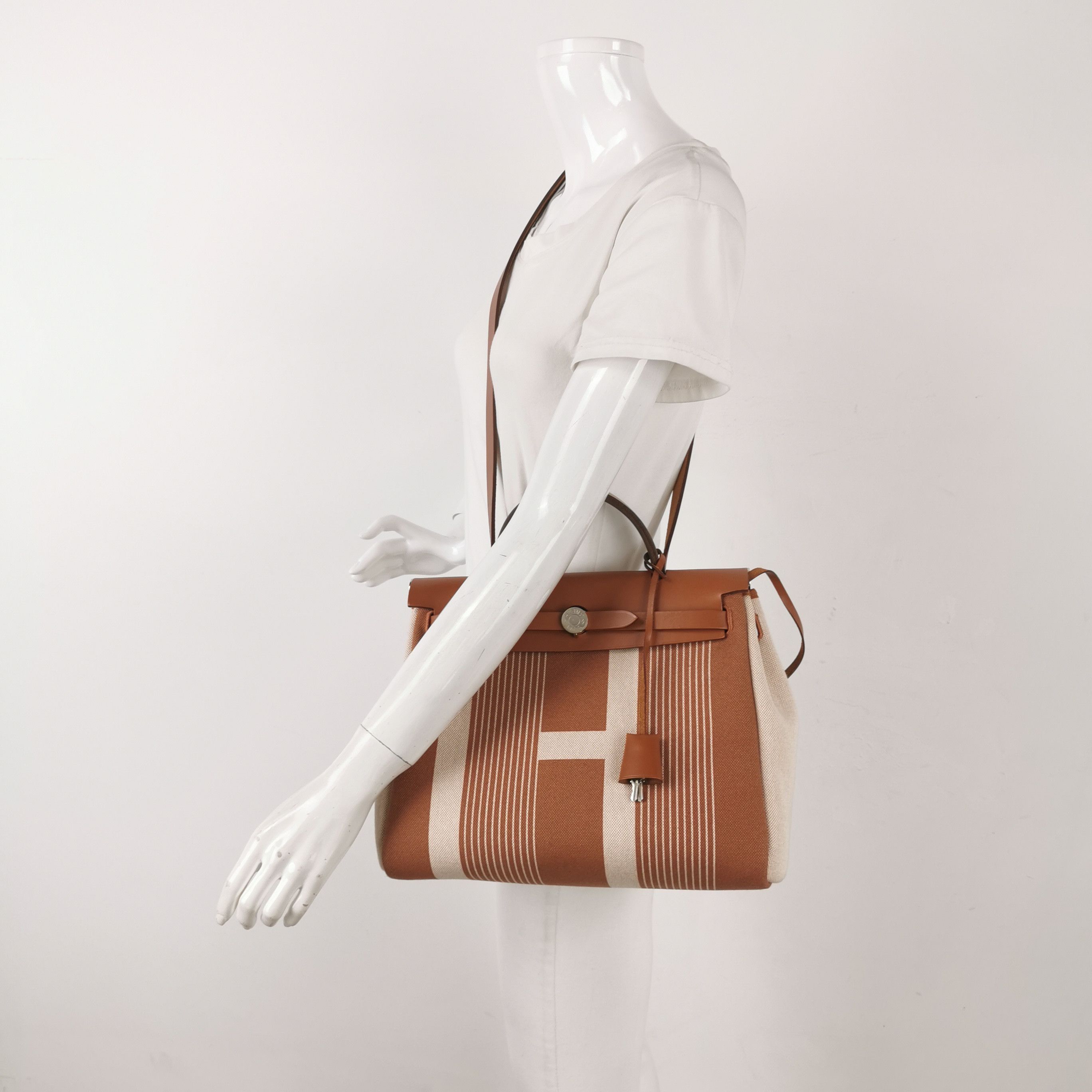Hermes Hermes Women os Shoulder Bags Size ONE SIZE - 2 Thumbnail