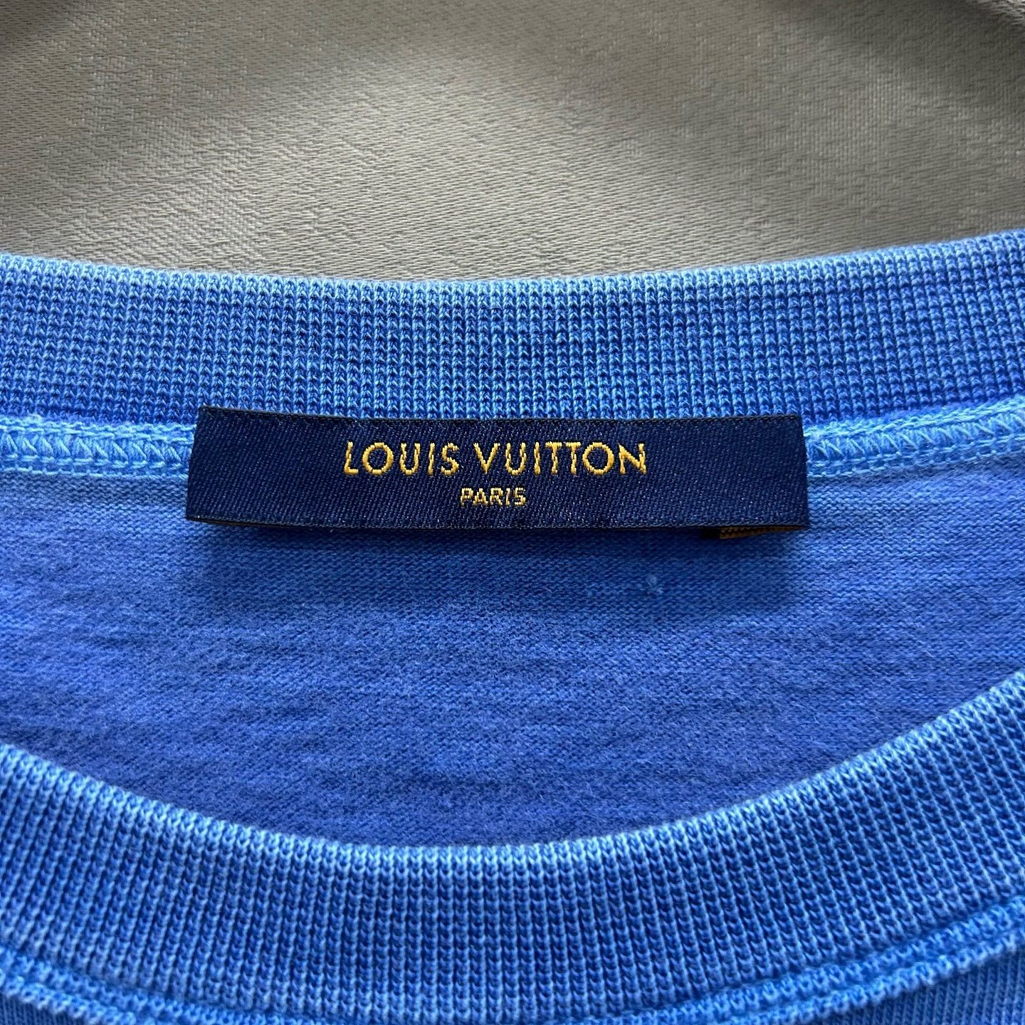 Louis Vuitton Louis Vuitton Reflective Logo T-Shirt Size L Size US L / EU 52-54 / 3 - 3 Thumbnail