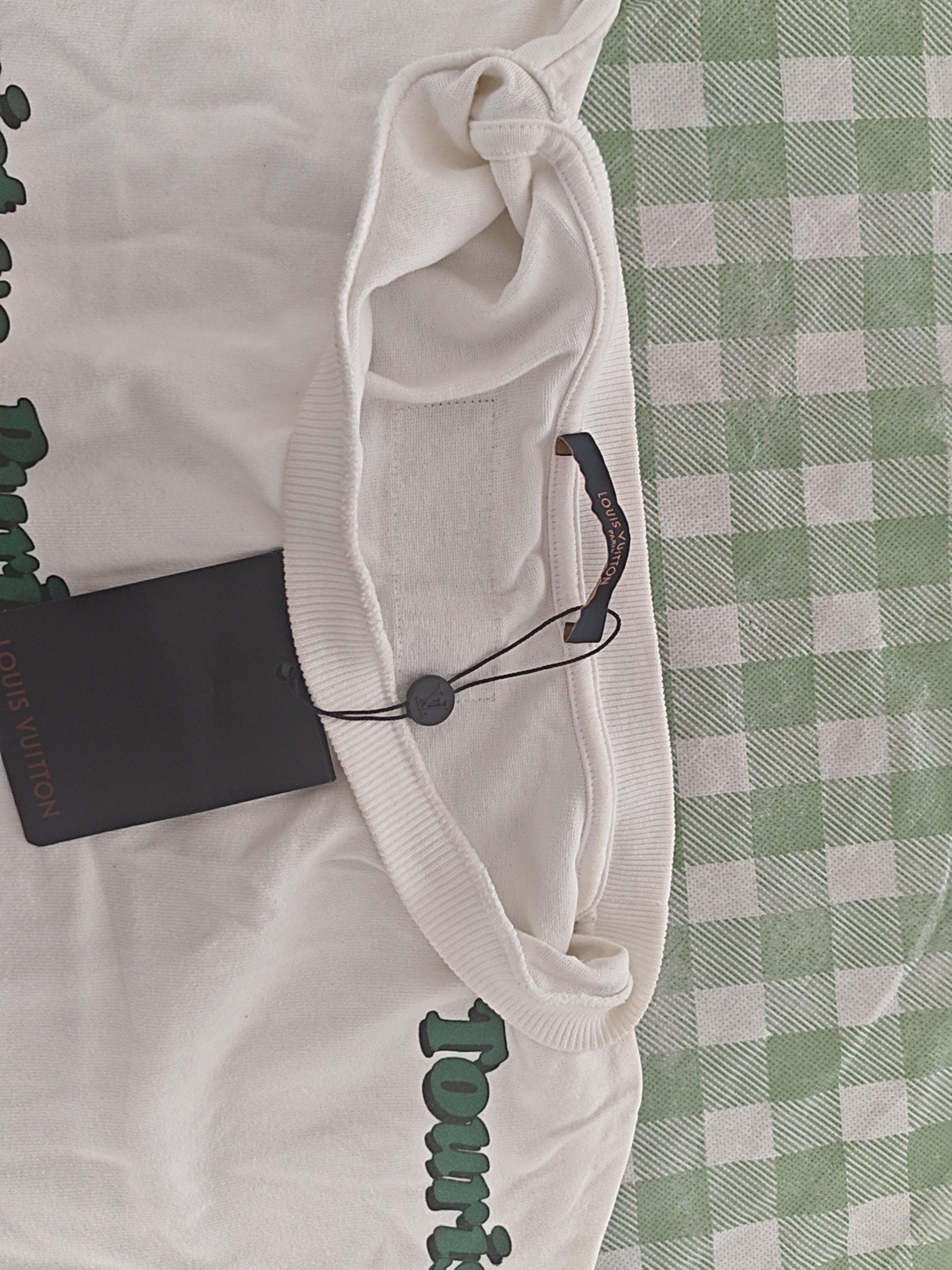 Louis Vuitton Louis Vuitton Tourist vs Purist T-Shirt Size L Size US L / EU 52-54 / 3 - 6 Thumbnail