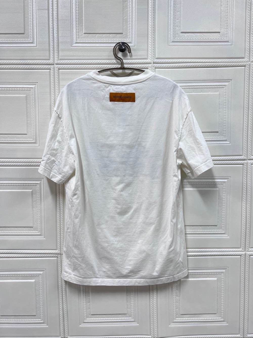 Louis Vuitton Louis Vuitton Handle With Care Logo T-Shirt Size L Size US L / EU 52-54 / 3 - 2 Thumbnail