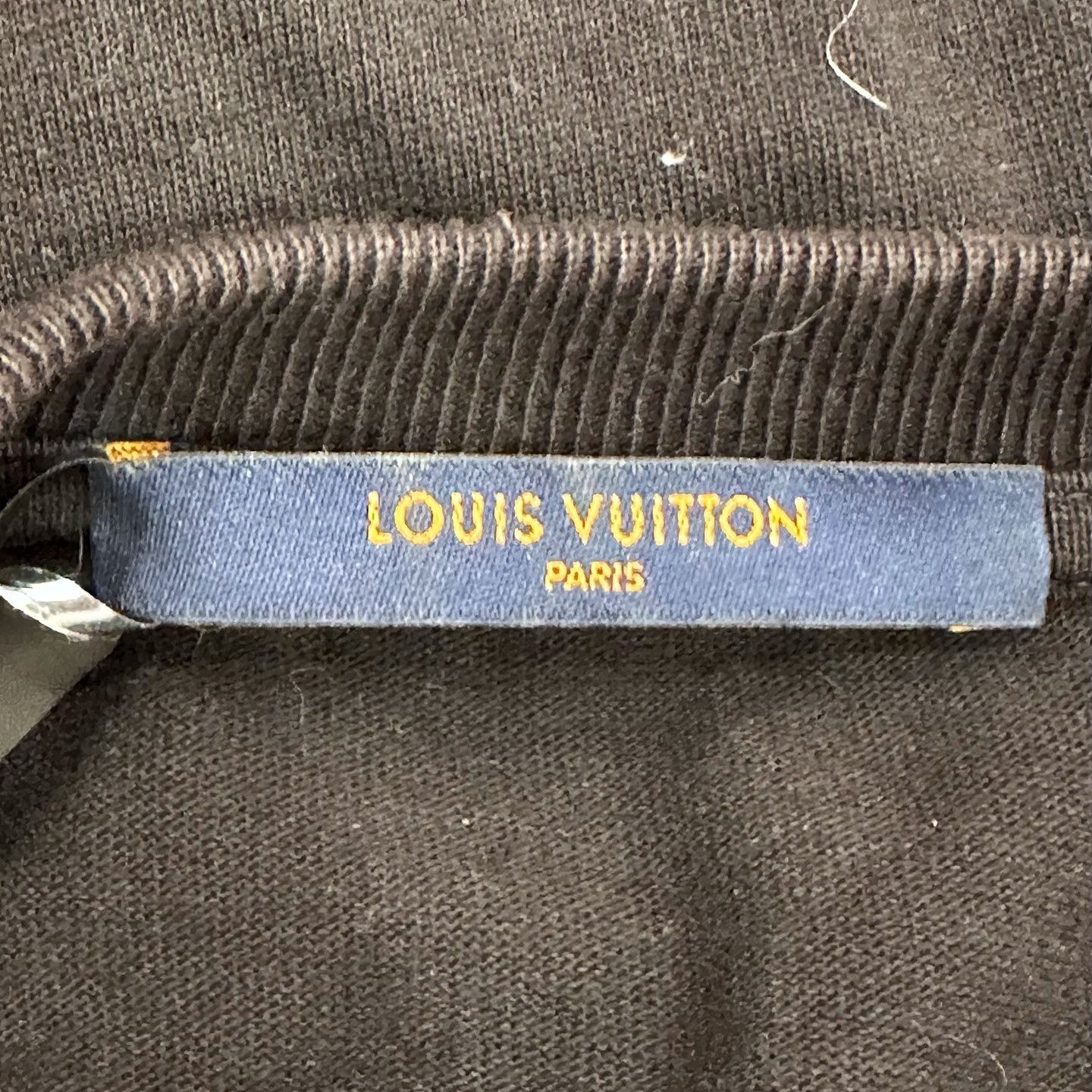 Louis Vuitton Louis Vuitton Graphic Print T-Shirt Size S Size US S / EU 44-46 / 1 - 3 Thumbnail