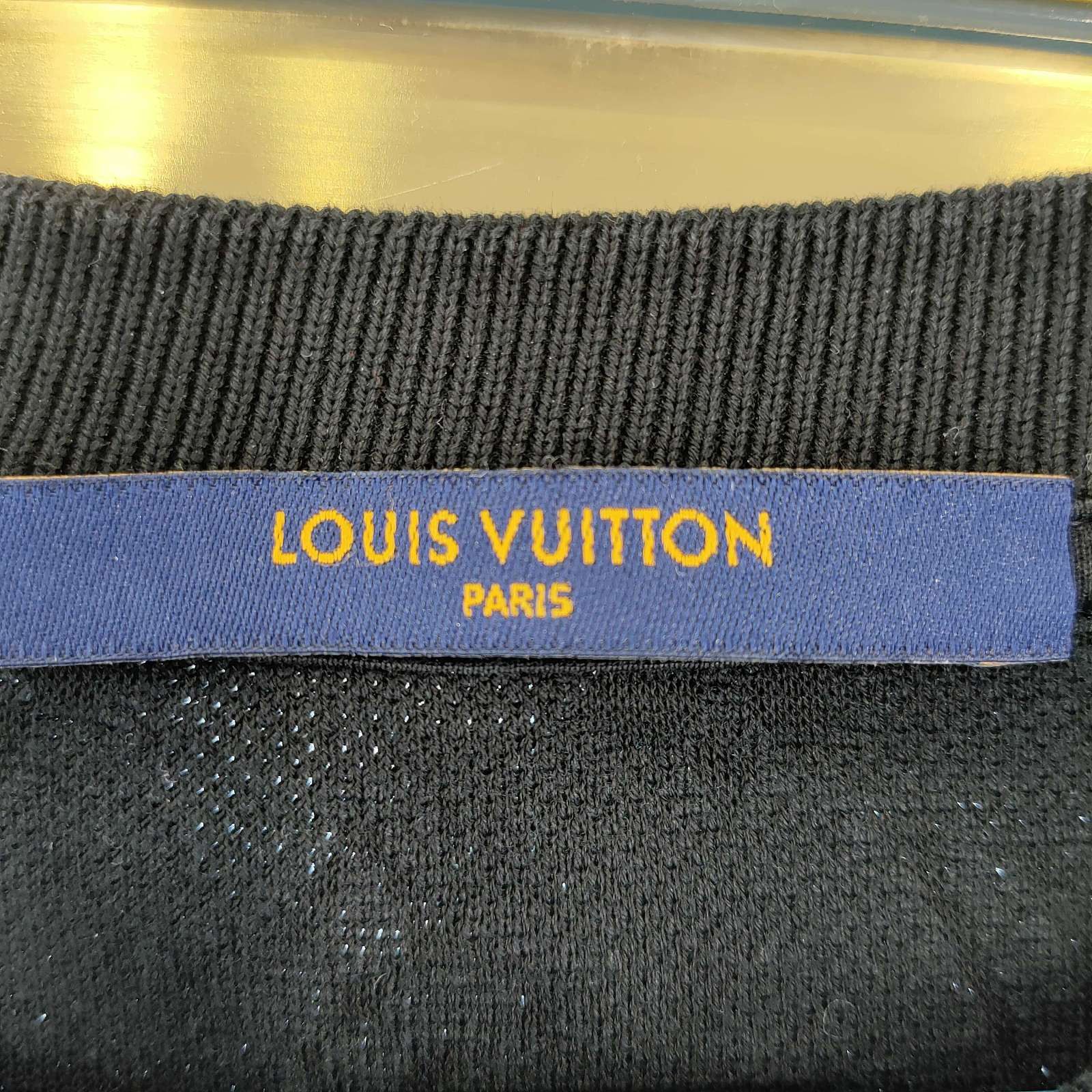 Louis Vuitton Louis Vuitton Monogram Pocket T-Shirt Size L Size US L / EU 52-54 / 3 - 3 Thumbnail