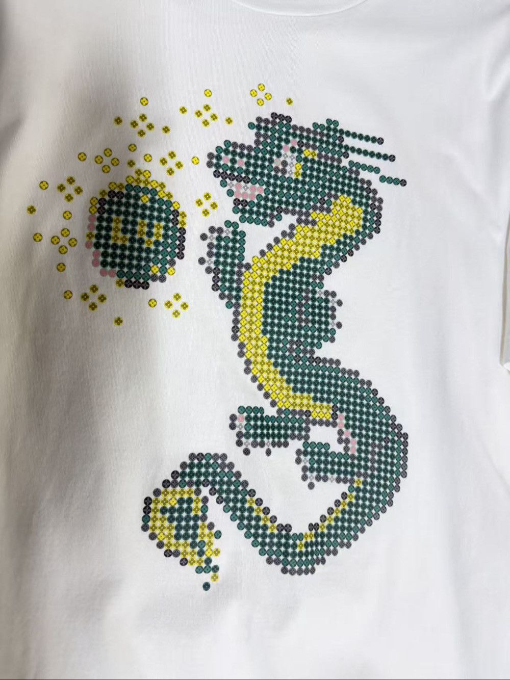Louis Vuitton Louis Vuitton Dragon Pixel T-Shirt Size L Size US L / EU 52-54 / 3 - 5 Thumbnail