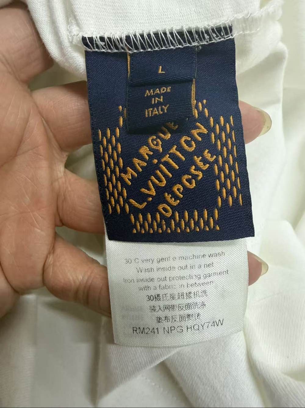 Louis Vuitton Louis Vuitton Dragon Pixel T-Shirt Size L Size US L / EU 52-54 / 3 - 4 Thumbnail