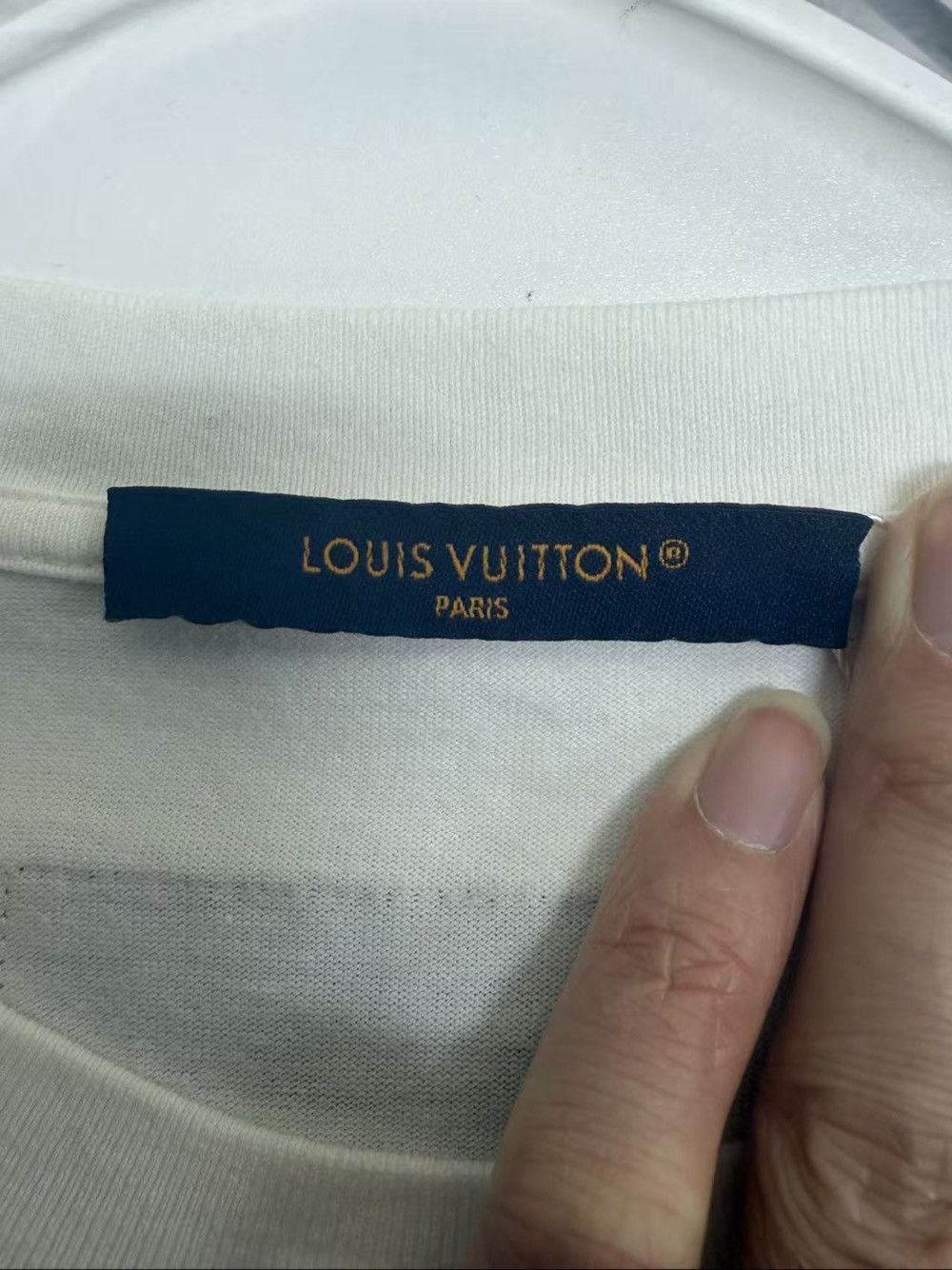 Louis Vuitton Louis Vuitton Dragon Pixel T-Shirt Size L Size US L / EU 52-54 / 3 - 3 Thumbnail