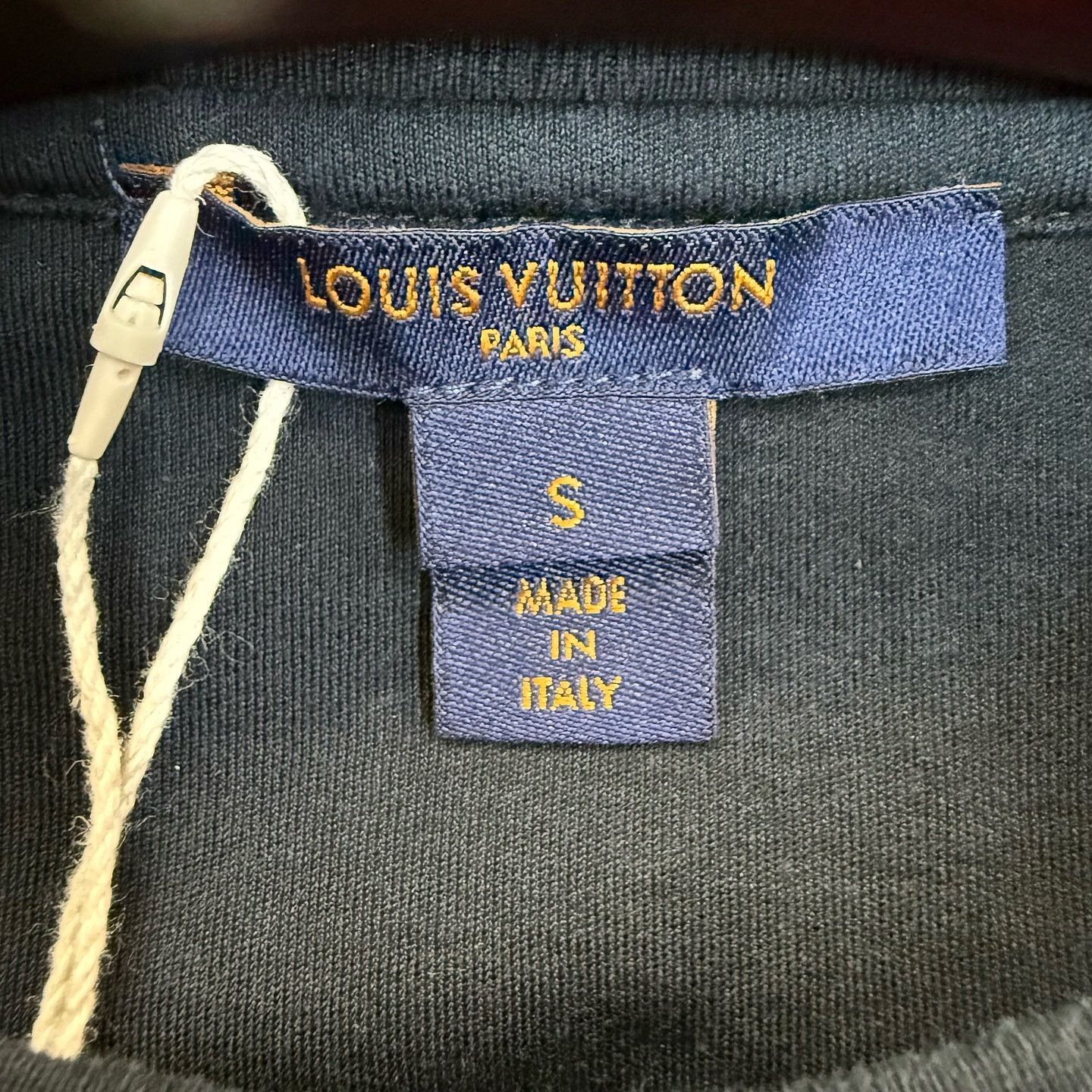 Louis Vuitton Louis Vuitton Logo Graphic T-Shirt Size S Size S / US 4 / IT 40 - 3 Thumbnail