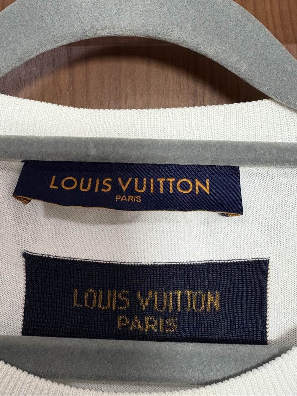 Louis Vuitton Louis Vuitton Oval Logo T-Shirt Size M Size US M / EU 48-50 / 2 - 3 Thumbnail